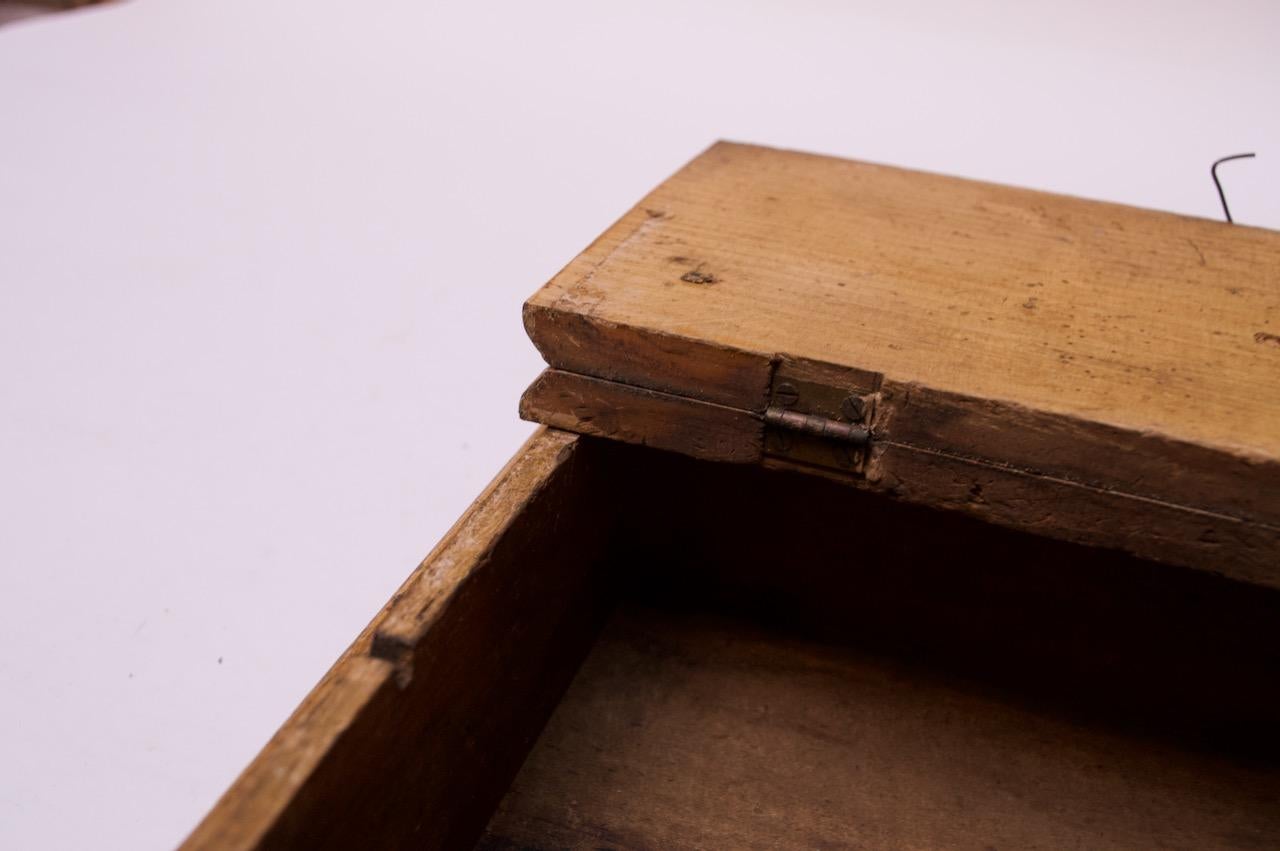 19th Century American Pine Primitive Decorative Box 14