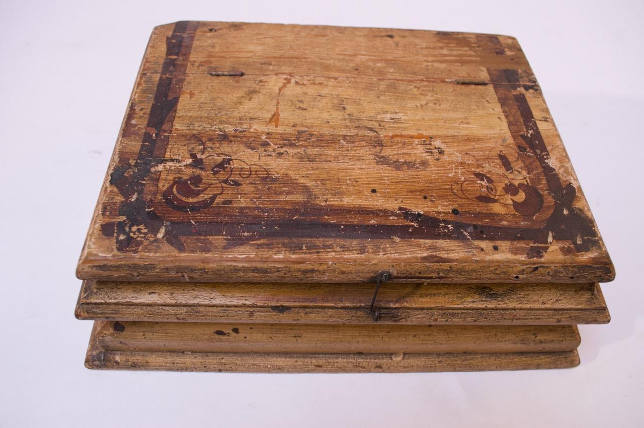 19th Century American Pine Primitive Decorative Box 1