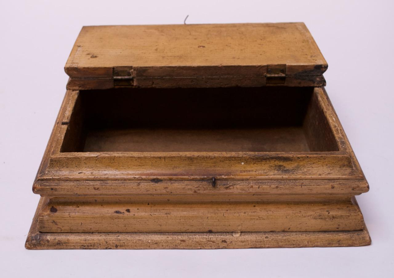 19th Century American Pine Primitive Decorative Box 5