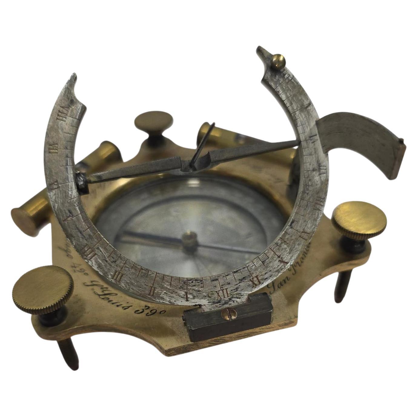 Cadran solaire portatif américain en bronze gravé du 19e siècle