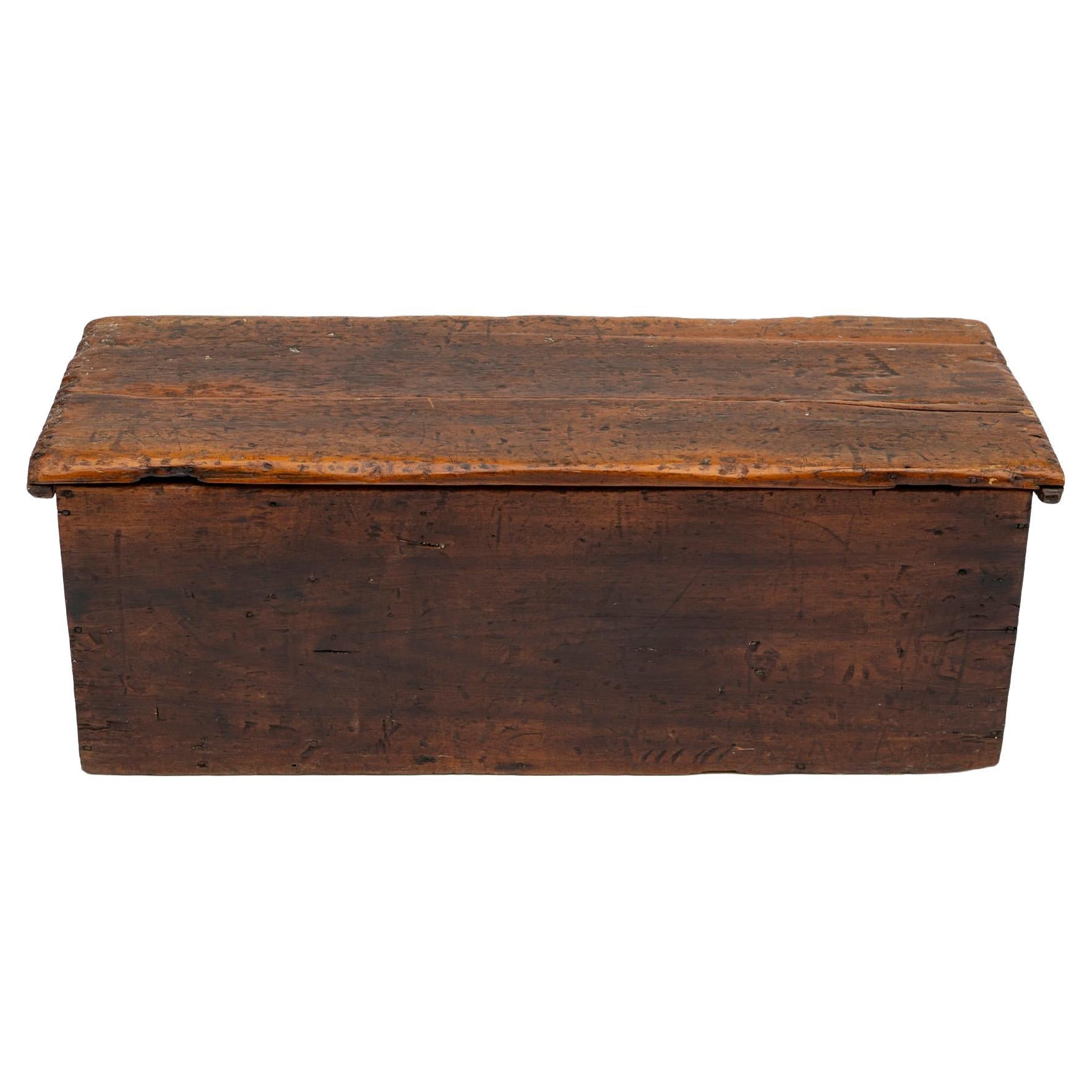Baúl de viaje primitivo americano del siglo XIX en pino artesanal en venta