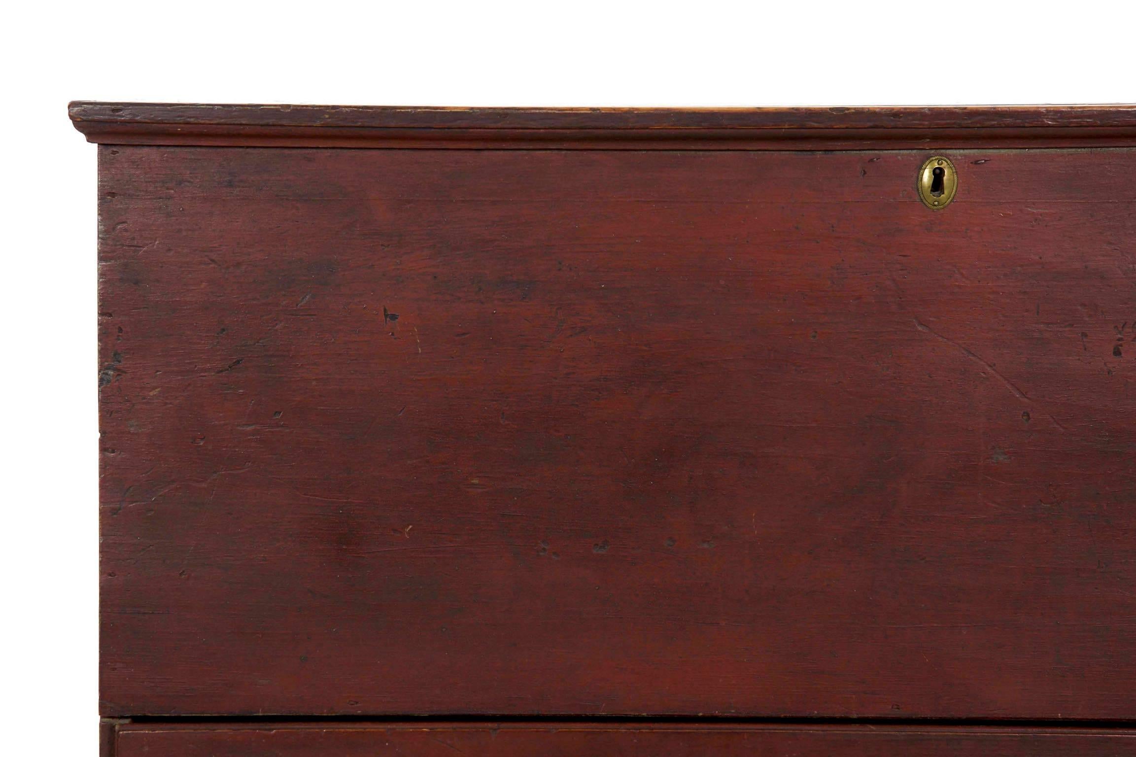 19th Century American Red Painted Mule Blanket Chest of Drawers In Good Condition In Shippensburg, PA
