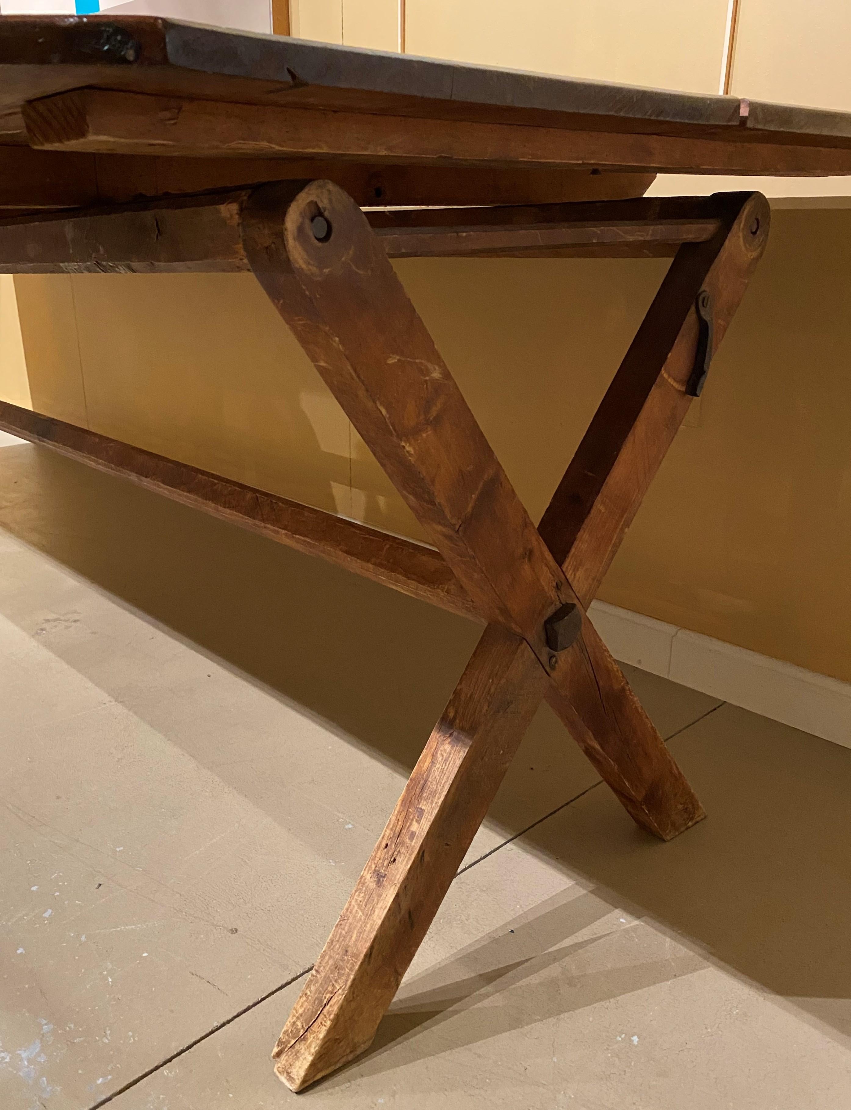19th Century American Sawbuck Trestle Dining Table with Two Board Top In Good Condition In Milford, NH