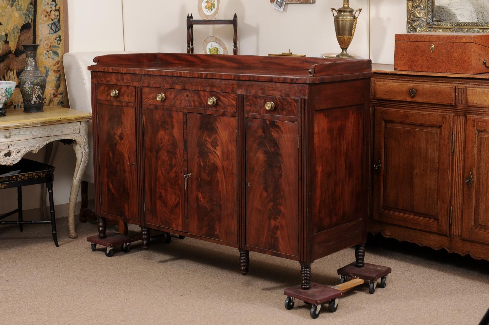 19th Century American Sheraton Sideboard in Mahogany with 4 Cabinet Doors 7