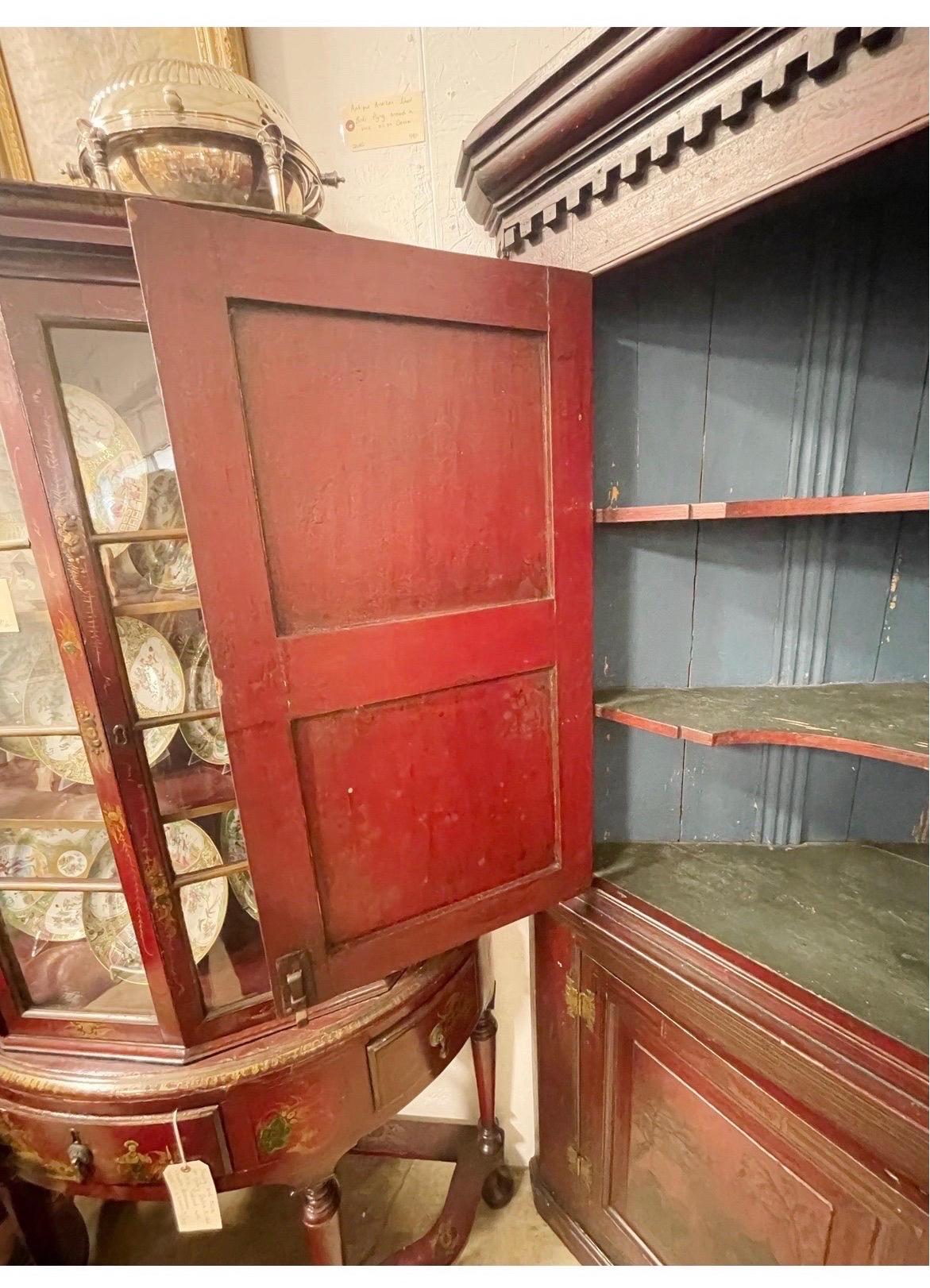 19th century American Southern Plantation Chinoiserie Decorated Corner Cupboard For Sale 3
