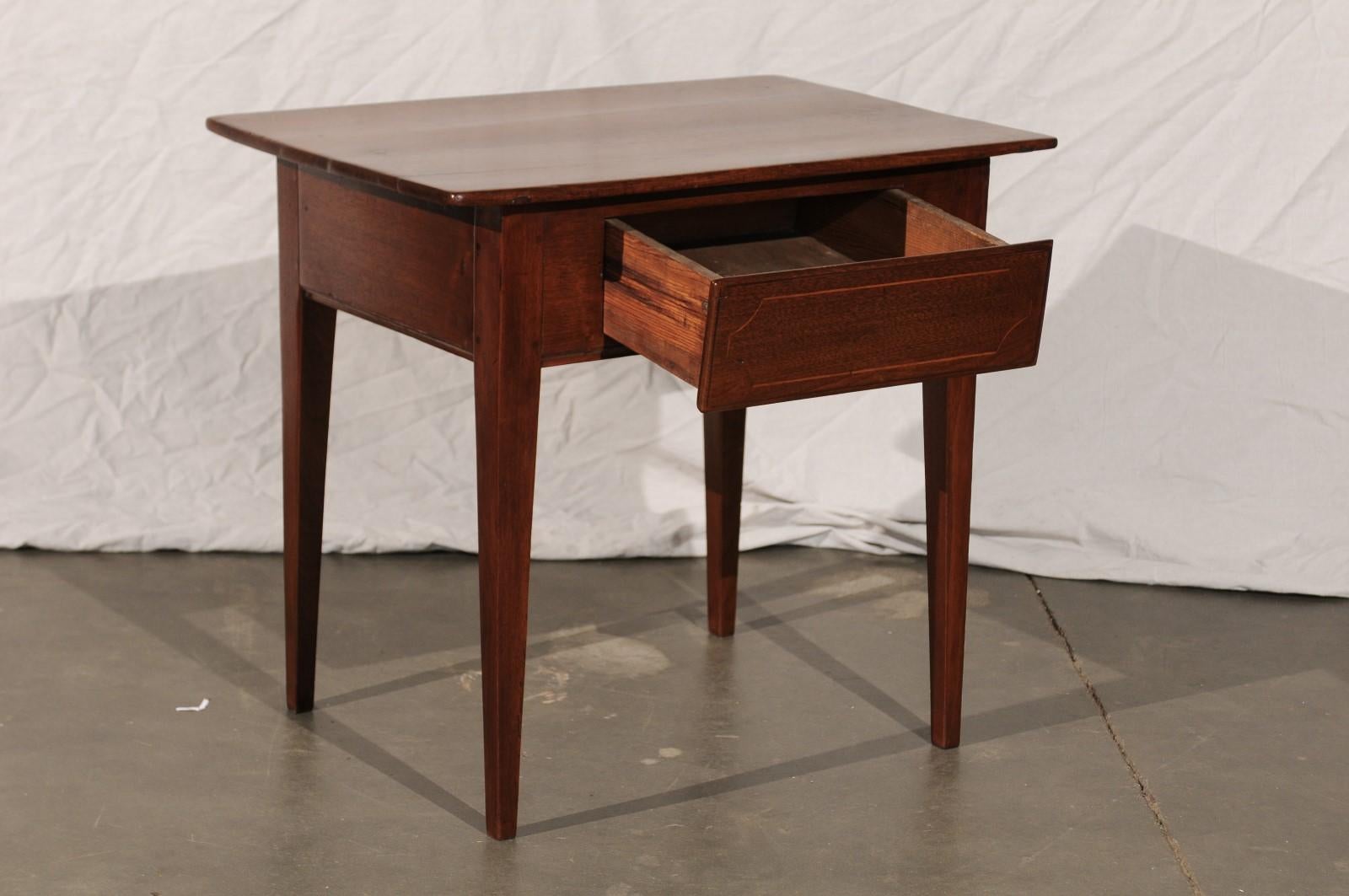 19th Century American Table with String Inlay, One Drawer In Good Condition In Atlanta, GA