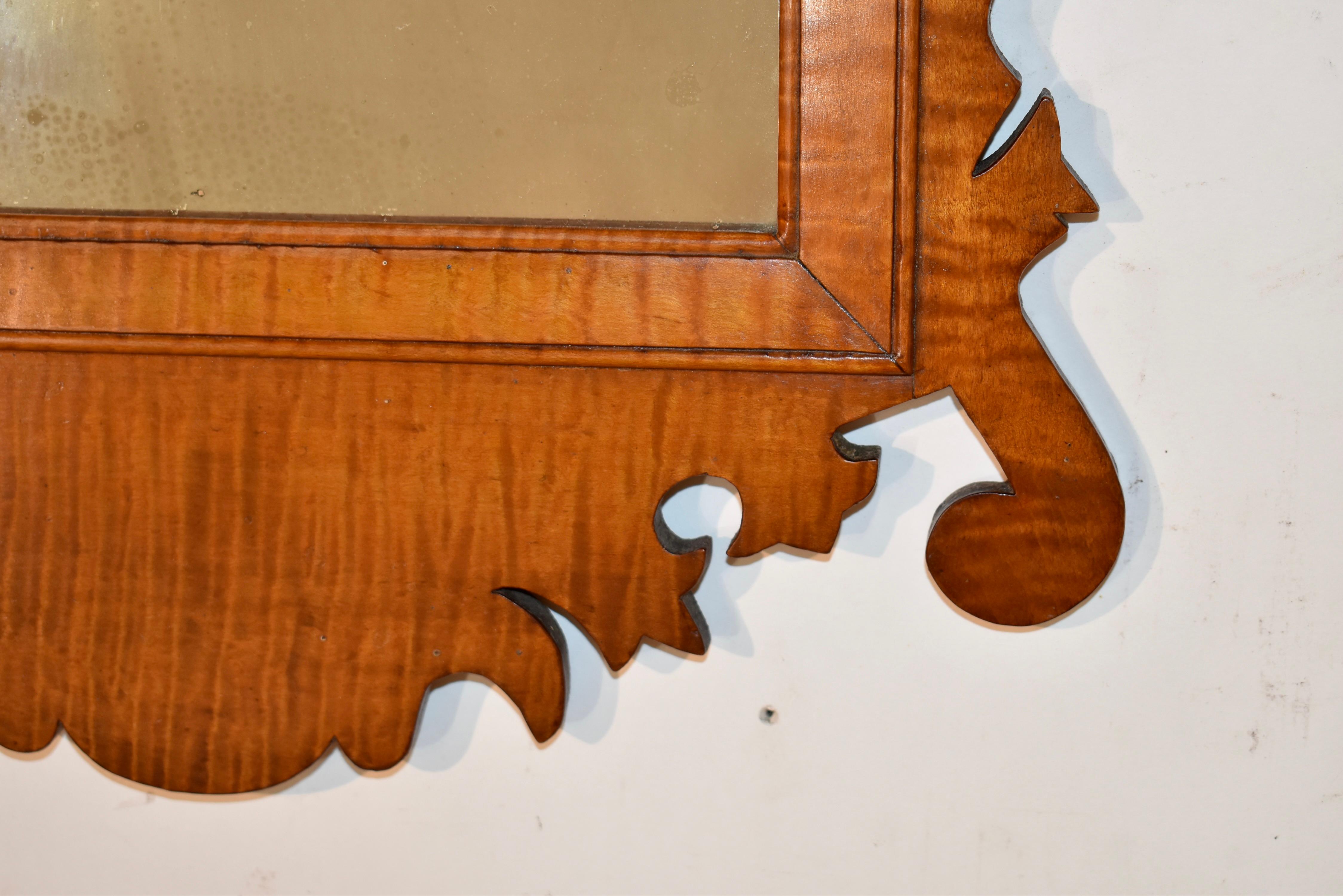 Américain Miroir en érable tigré américain du 19e siècle en vente