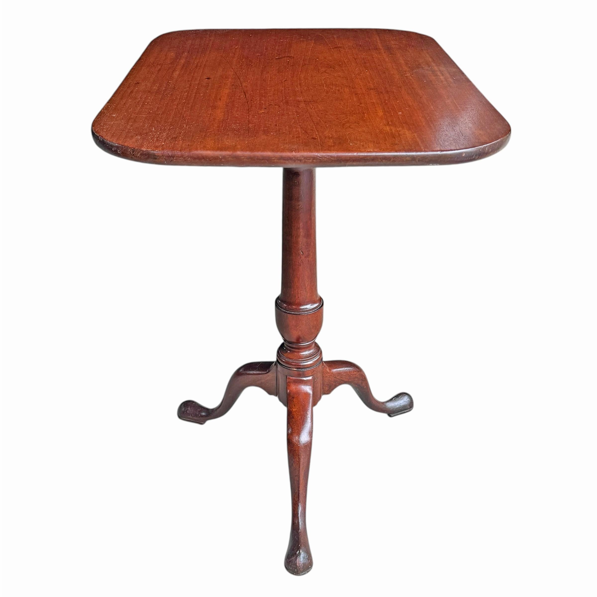 19th Century American Tilt-Top Table For Sale 1