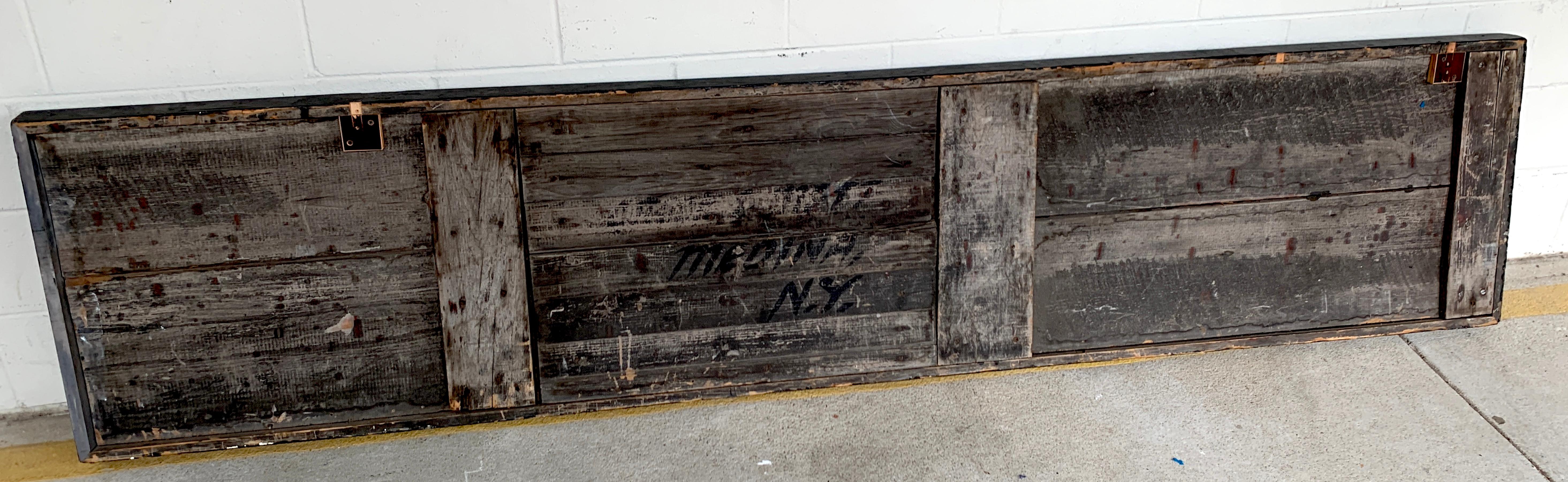 Amerikanisches Handelsschild des 19. Jahrhunderts „Crook“, Medina, NY (Vergoldetes Holz) im Angebot