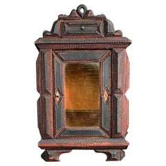 Cabinet d'art Tramp Art américain du 19e siècle