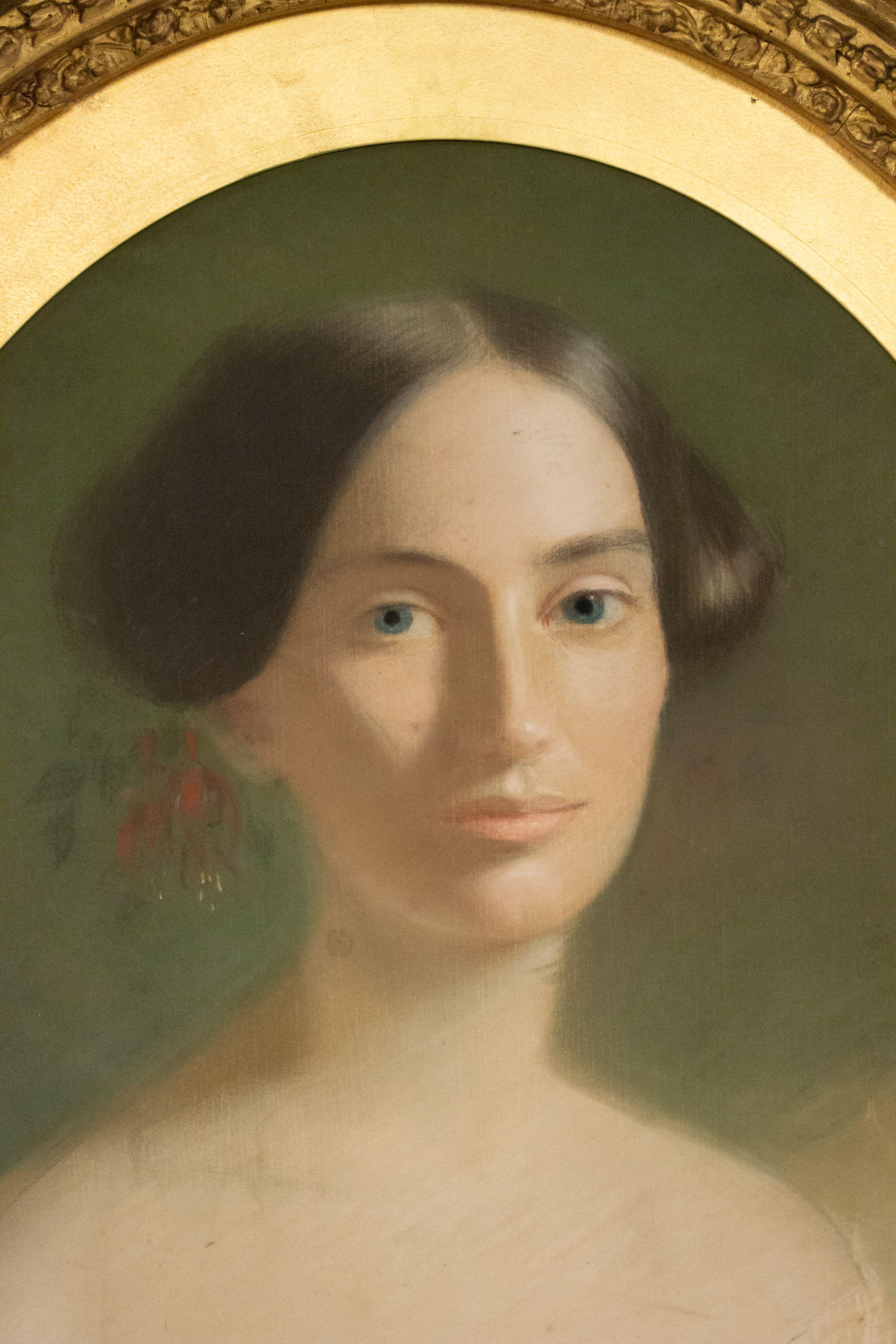 19th Century American Victorian Lady Pastel Portrait in an Oval Frame In Good Condition For Sale In Queens, NY