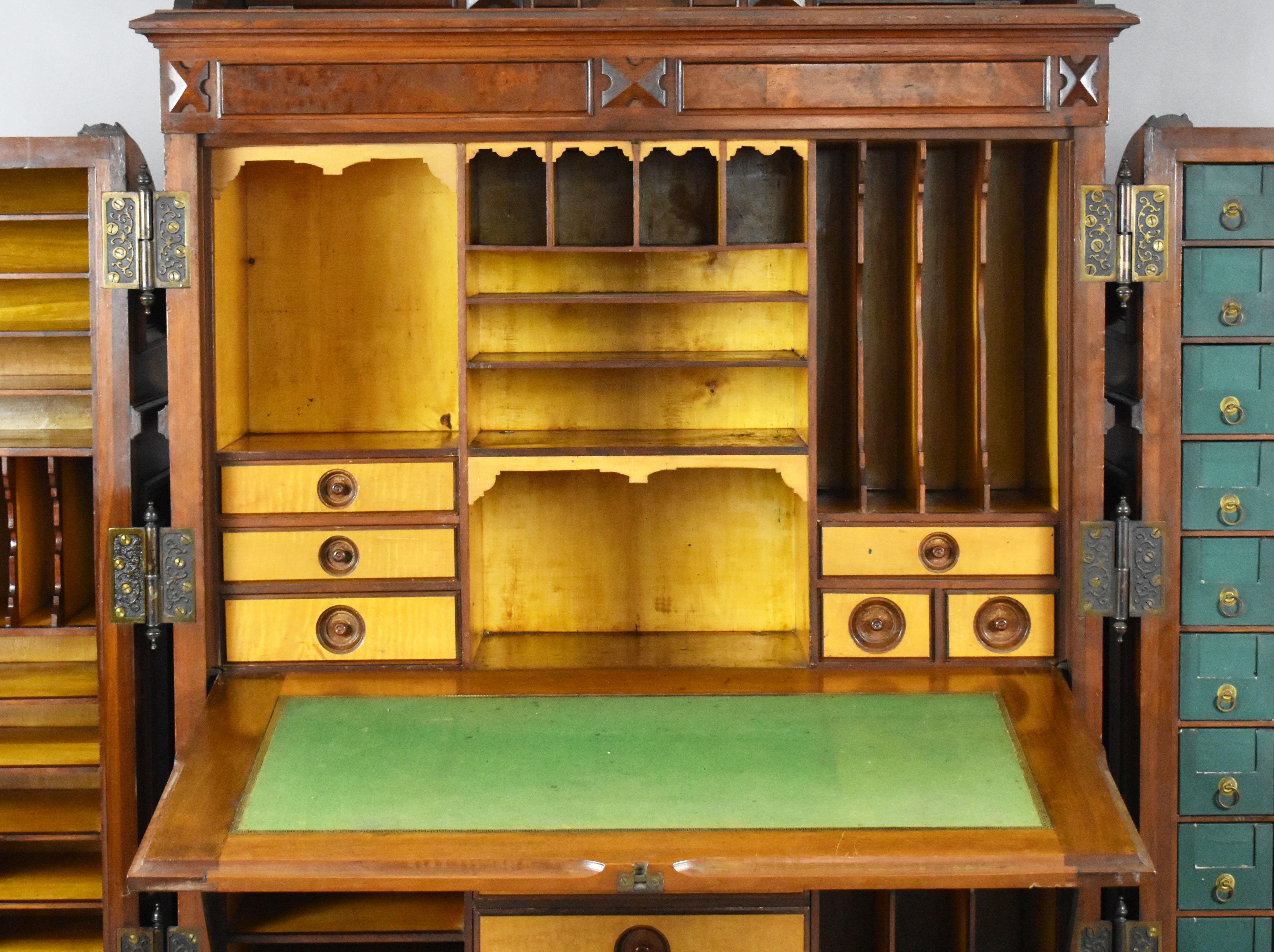 Amerikanischer „Wells Fargo“-Schreibtisch aus Walnussholz des 19. Jahrhunderts von Wooton Desk. Co im Angebot 5