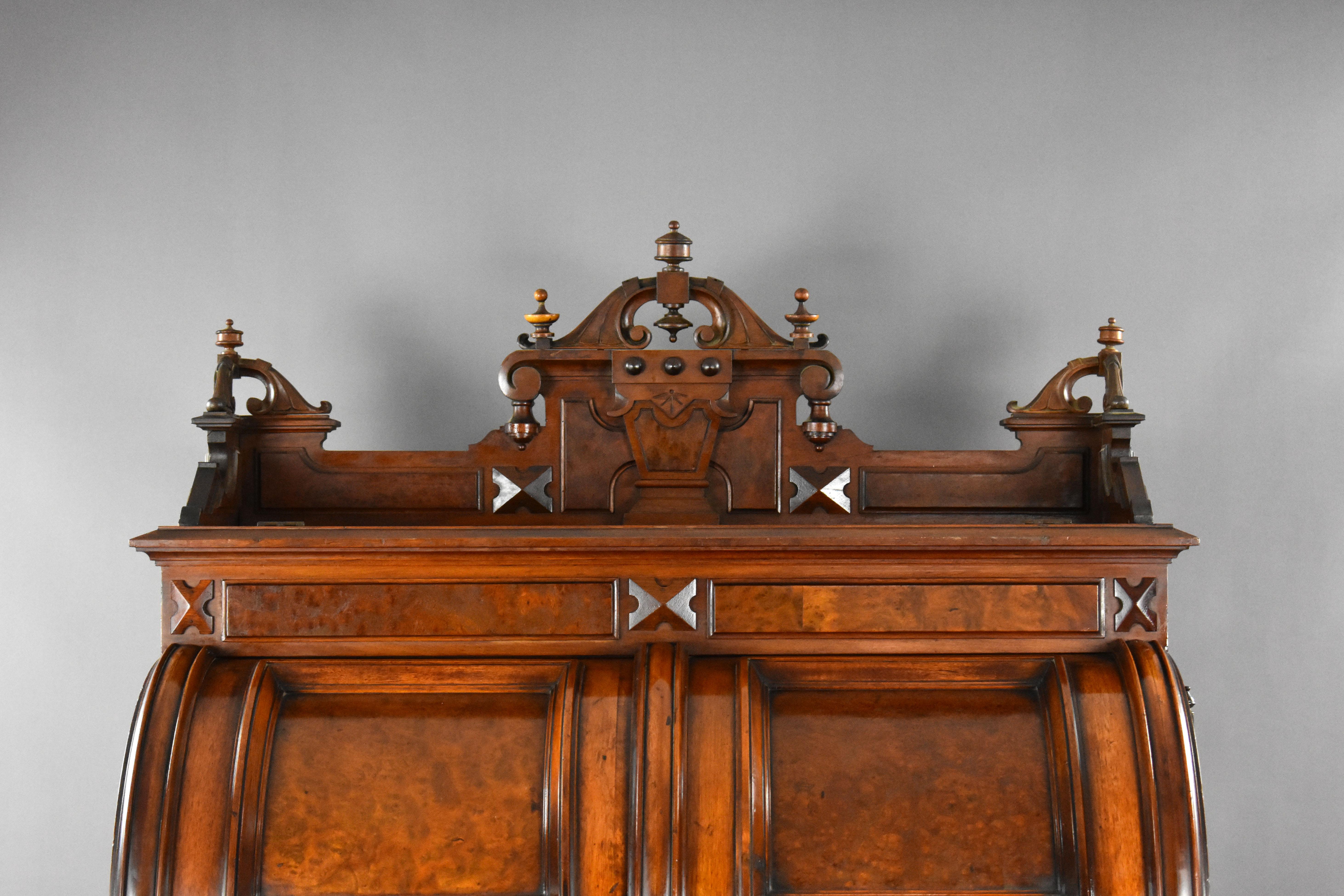 Amerikanischer „Wells Fargo“-Schreibtisch aus Walnussholz des 19. Jahrhunderts von Wooton Desk. Co im Angebot 14