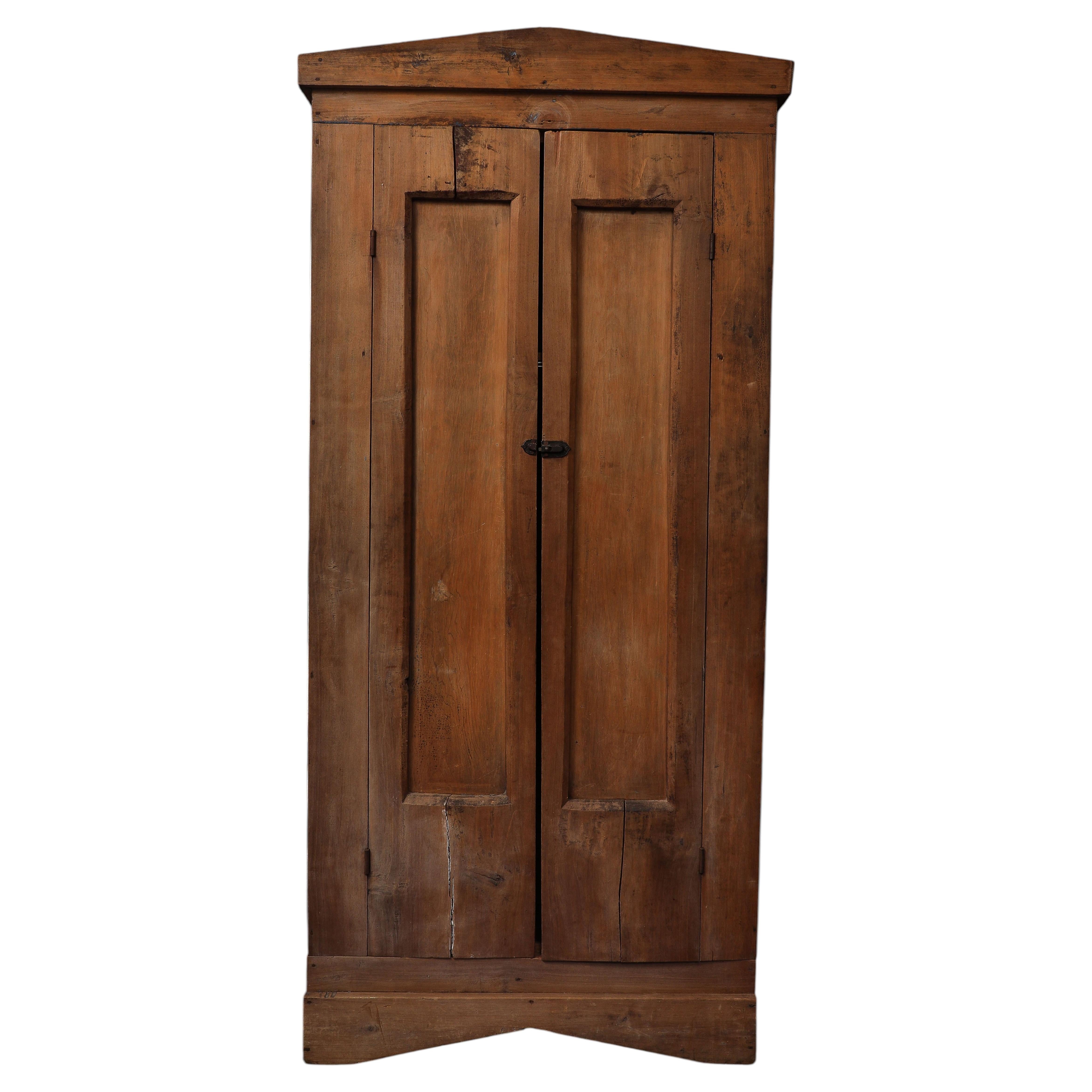 Armadio americano in legno del XIX secolo con ferramenta originale