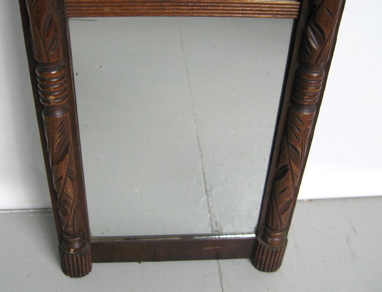 19th C. Mirror American Wood Carved Federal  In Good Condition For Sale In Wallkill, NY