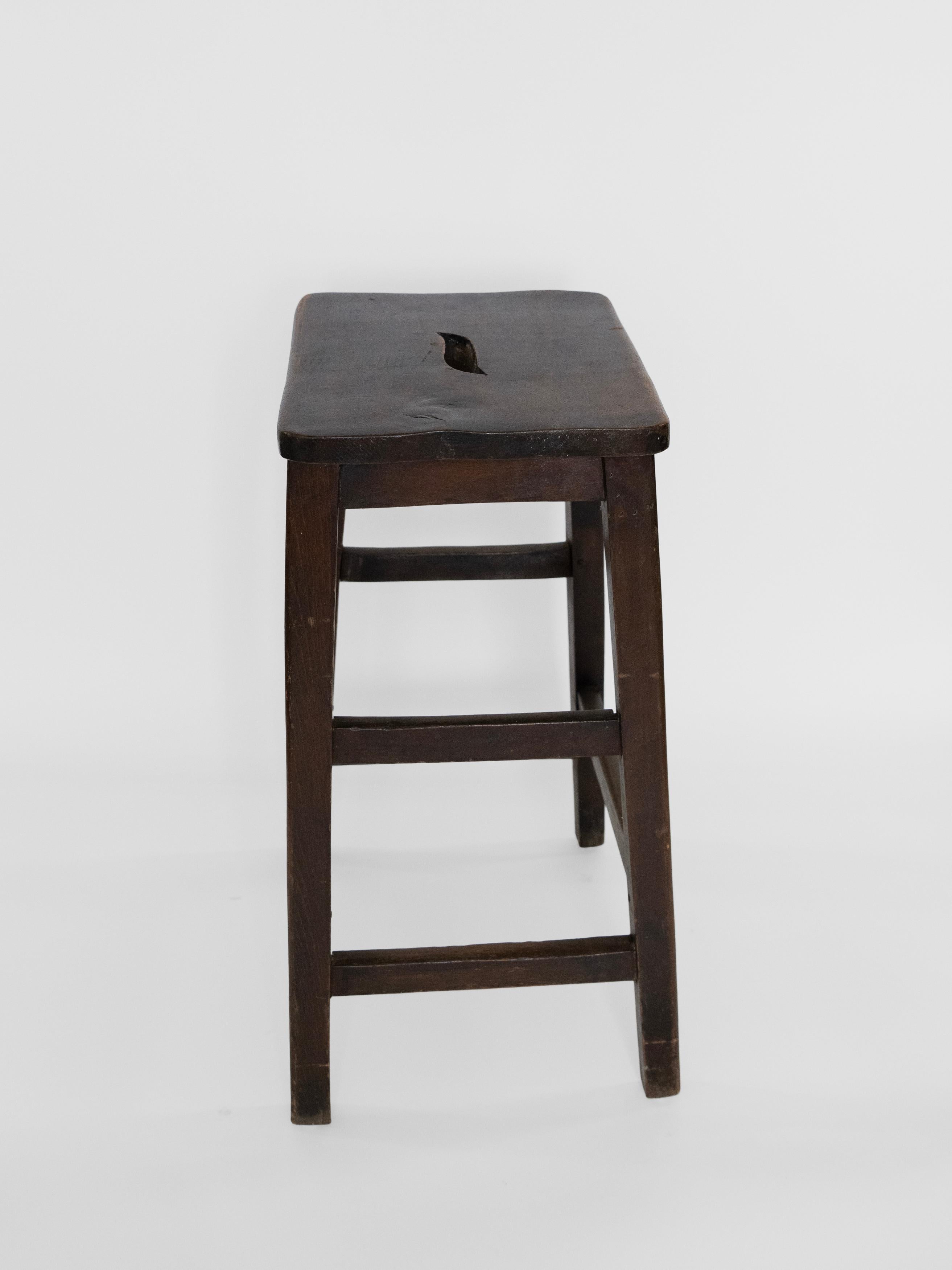 Taller de Madera Americano del Siglo XIX / Taburete Casa de Campo / Taburete de Cocina Estadounidense en venta