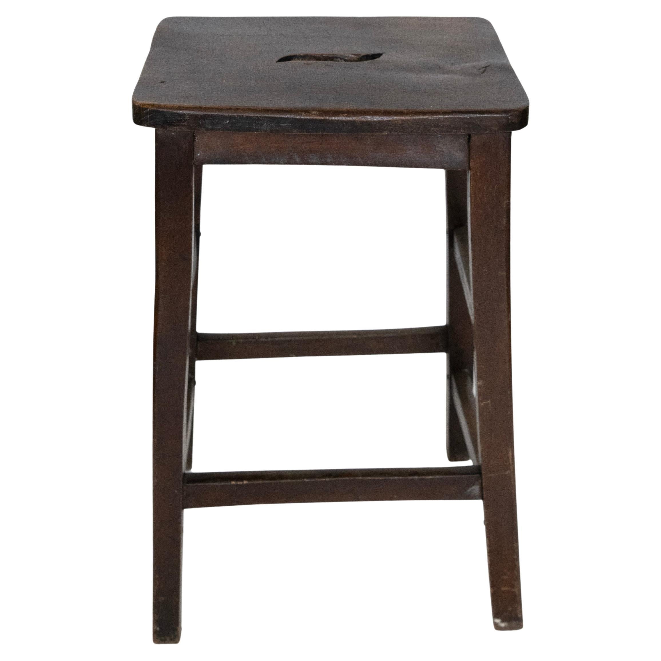 Atelier / Tabouret en bois américain du 19ème siècle Tabouret de cuisine / maison de ferme