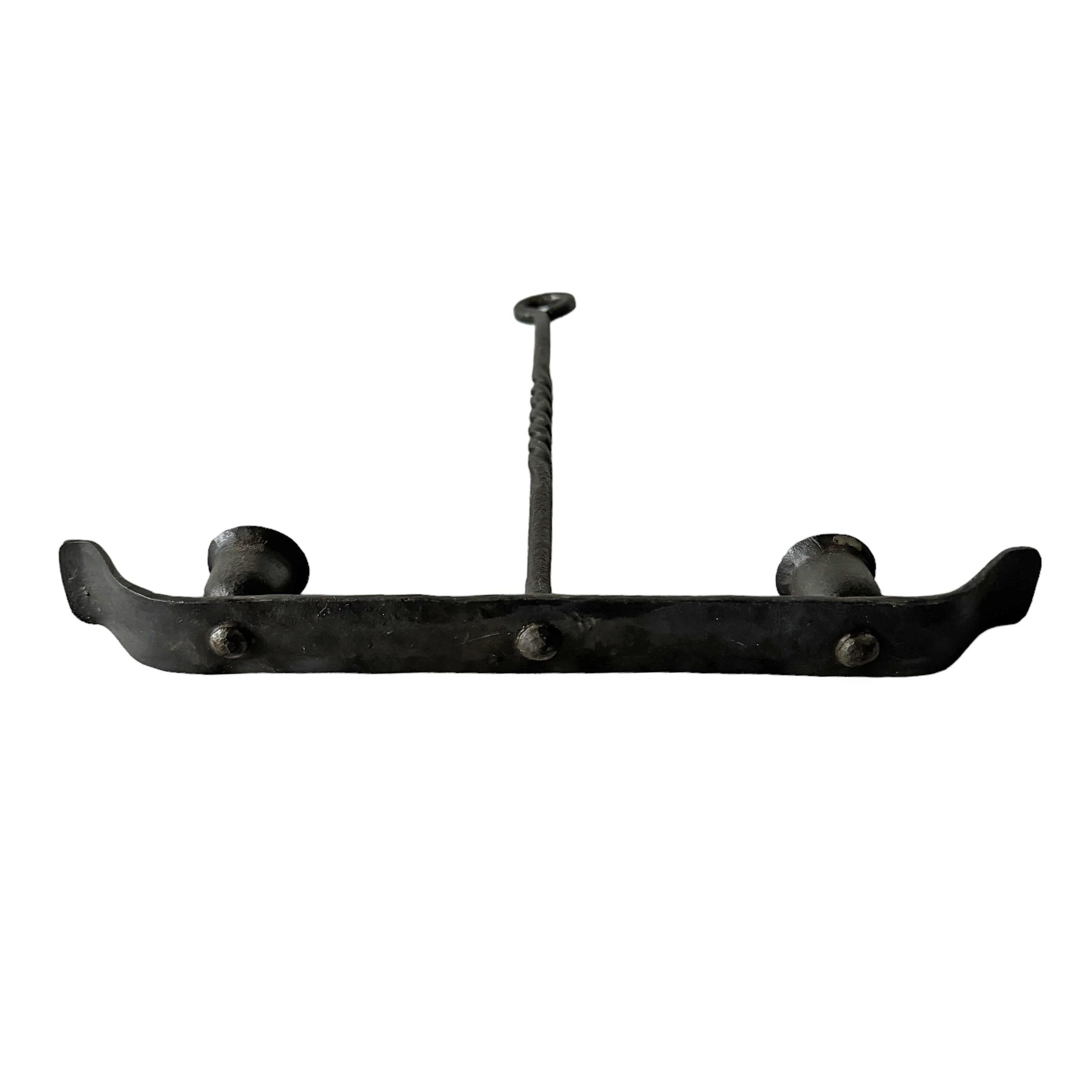 Candelabro americano de hierro forjado del siglo XIX en venta 4