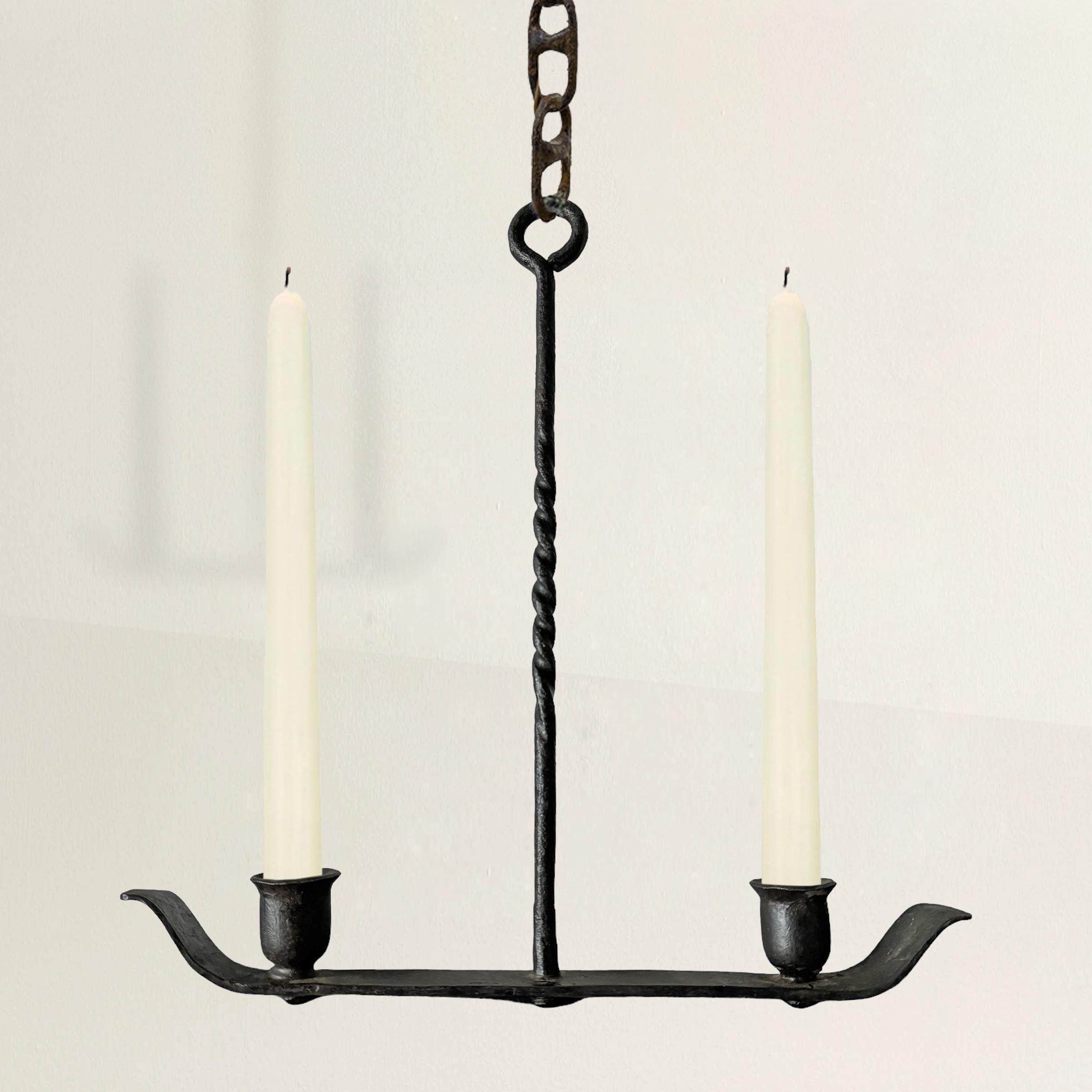 Candelabro americano de hierro forjado del siglo XIX Primitivo en venta