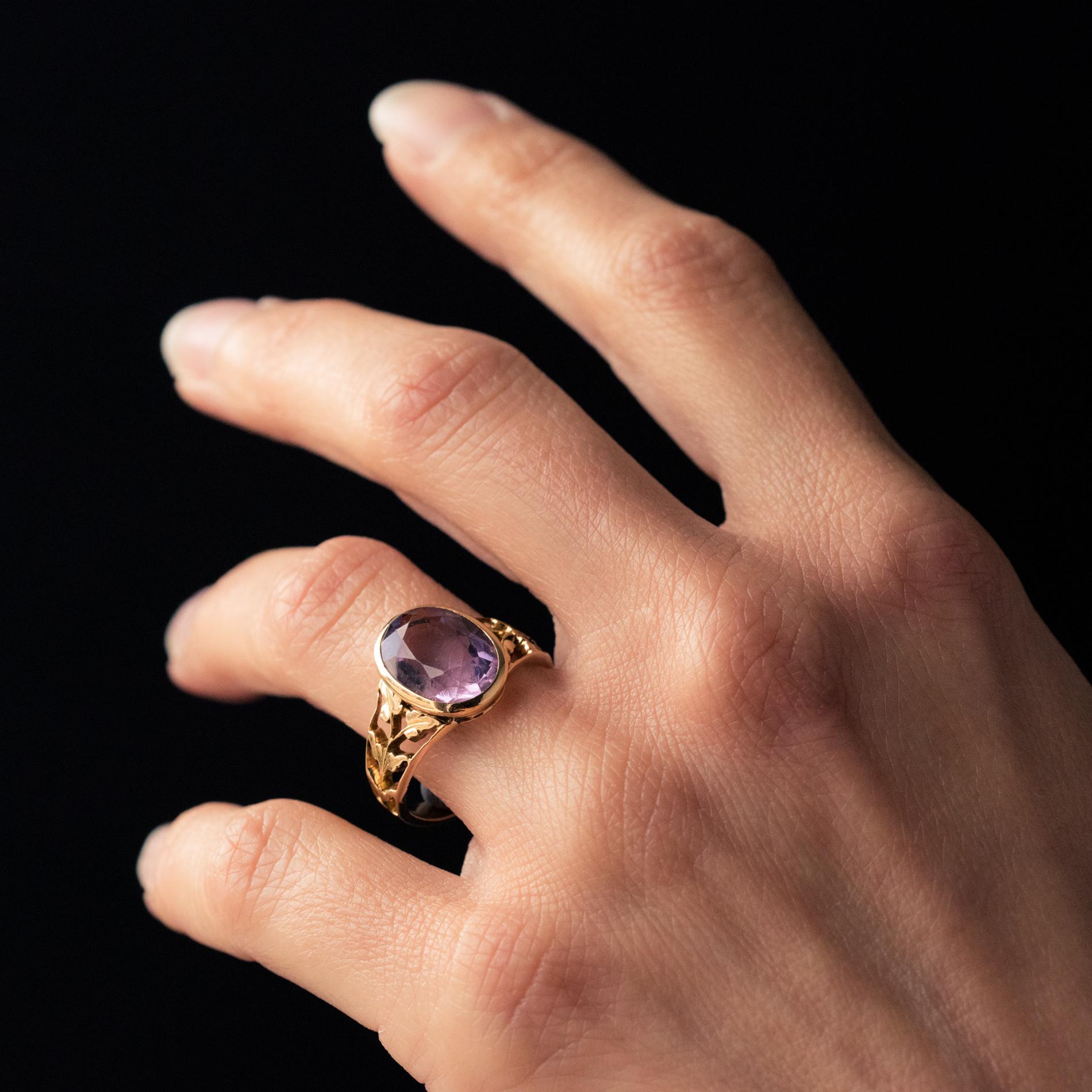 Women's 19th Century Amethyst 18 Karat Yellow Gold Leaf Decoration Ring