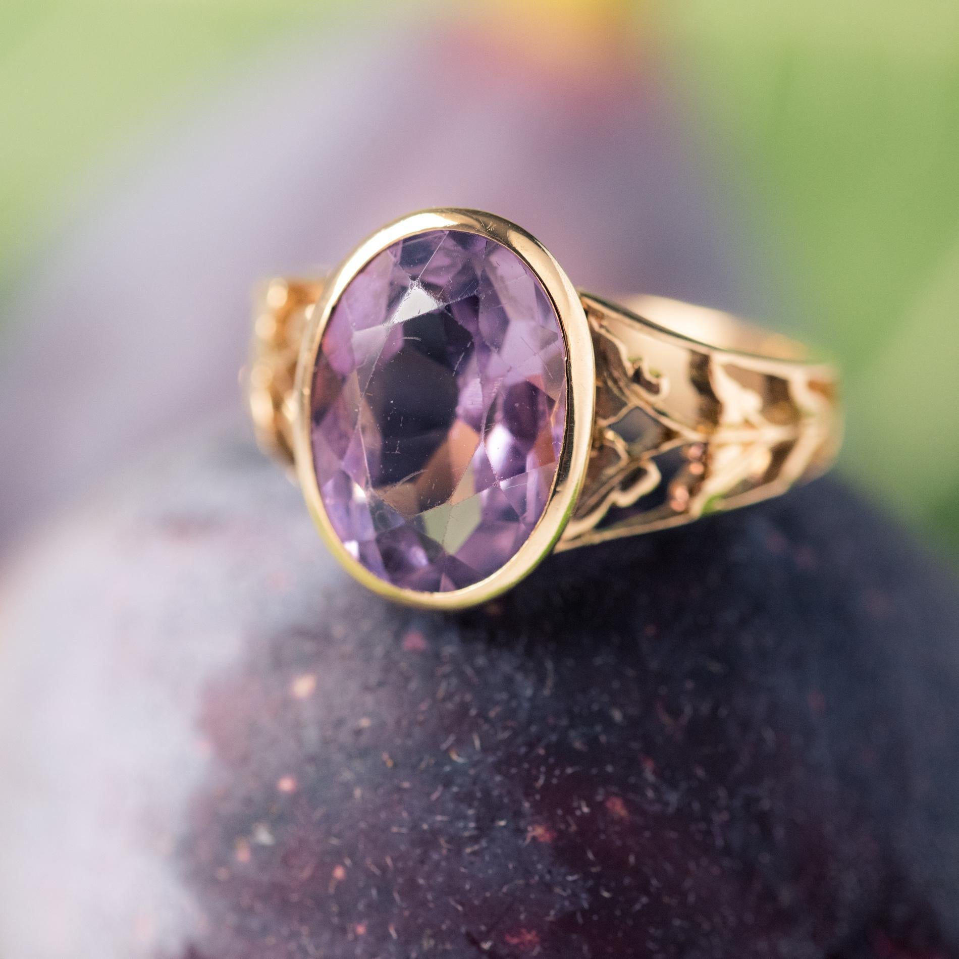 19th Century Amethyst 18 Karat Yellow Gold Leaf Decoration Ring 1