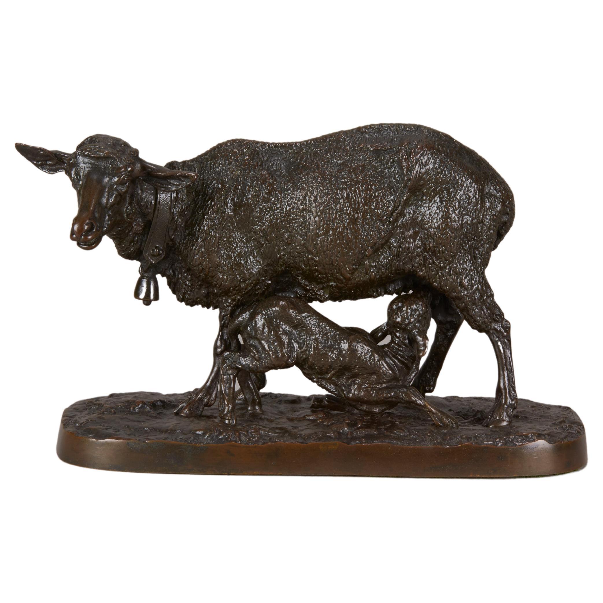 Bronze d'Anamilier du 19ème siècle intitulé "Brebis et agneau" par Pierre Jules Mêne
