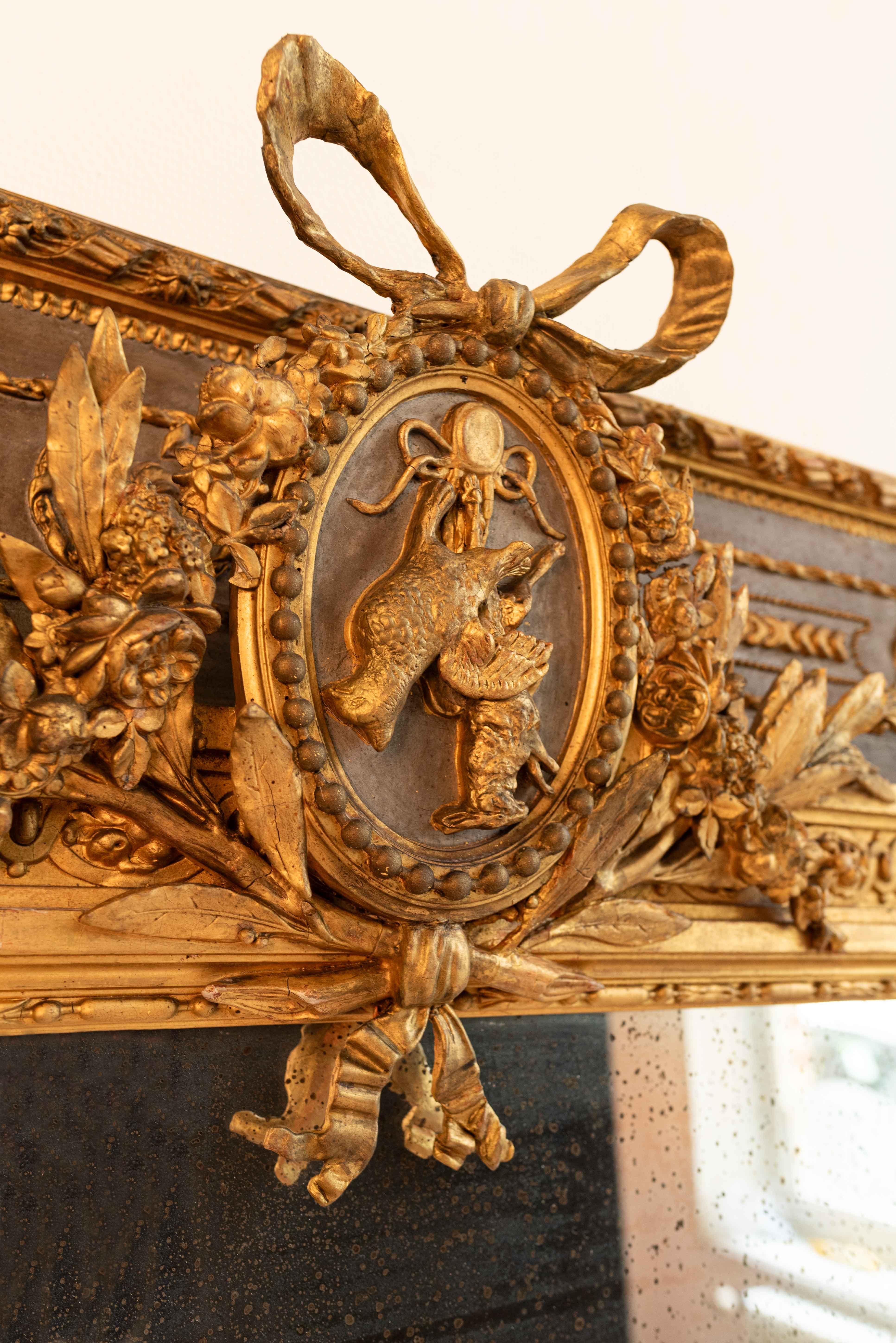 Miroir baroque ancien du 19e siècle à décor floral et animalier Bon état - En vente à Oostende, BE