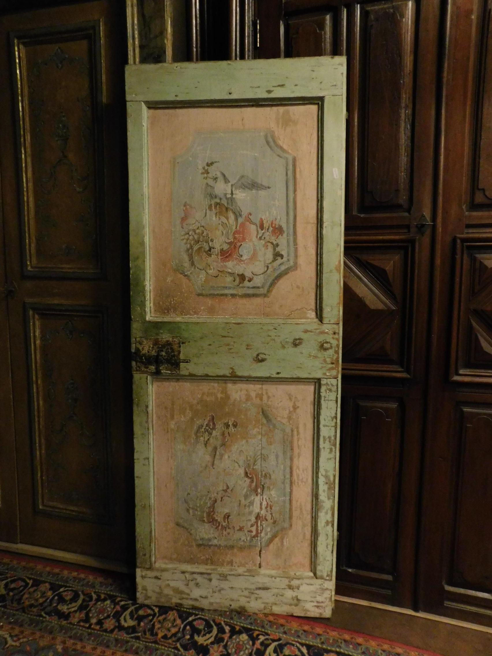 19th century Ancient green and pink lacquered wood door, with animals and flowers, typical birds of the century, original in all its parts, hint of painting also on the back but simpler.
Cute and joyful with a touch of color to the rooms, can also