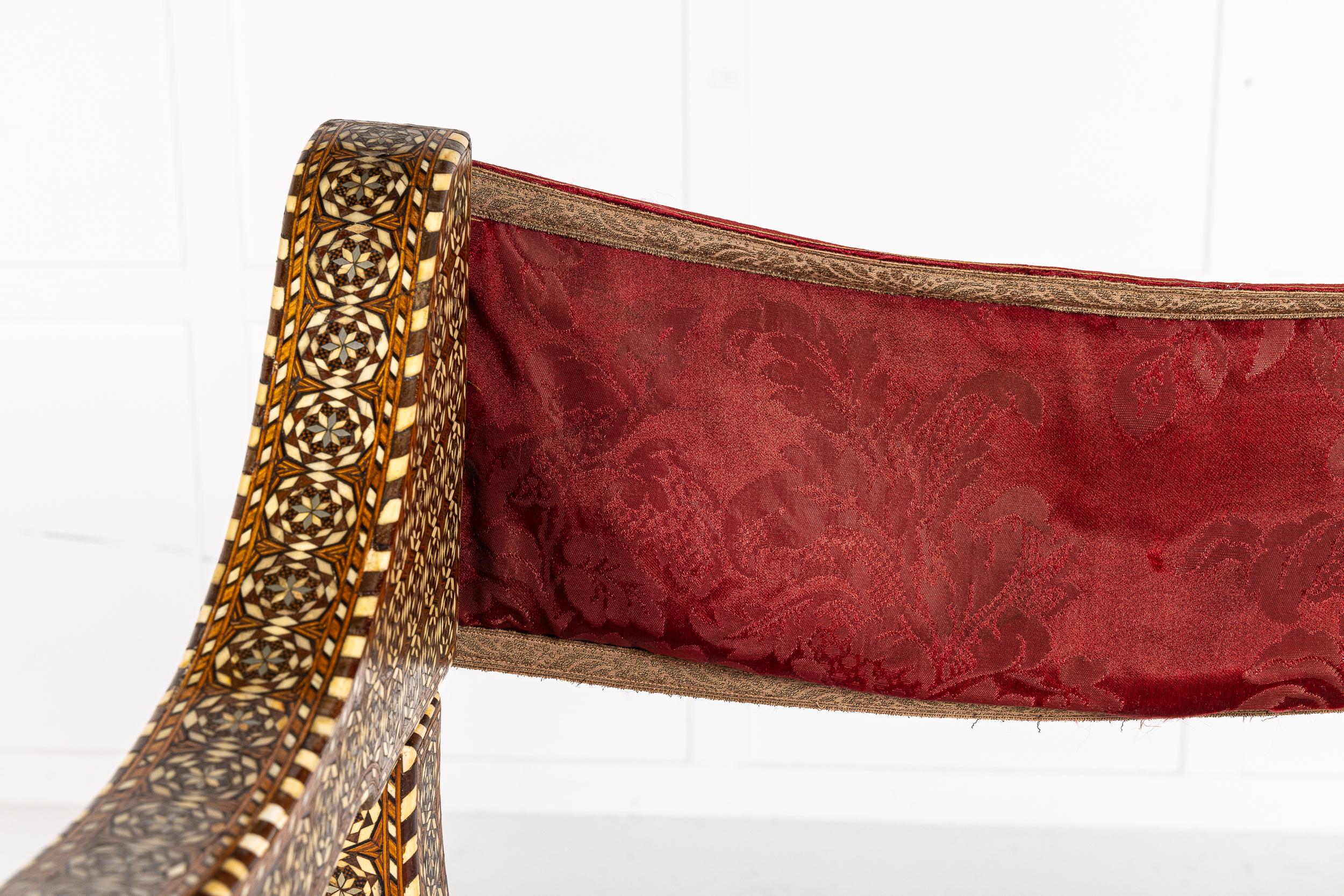 Chaise pliante en marqueterie d'Andalousie du 19e siècle Excellent état - En vente à Gloucestershire, GB