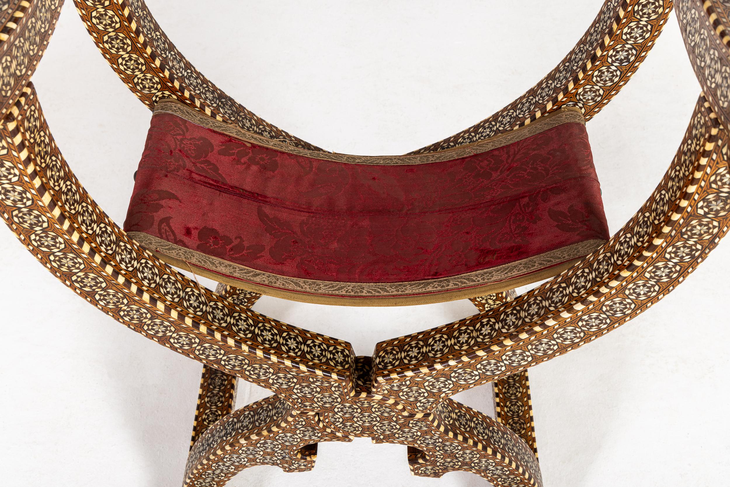XIXe siècle Chaise pliante en marqueterie d'Andalousie du 19e siècle en vente