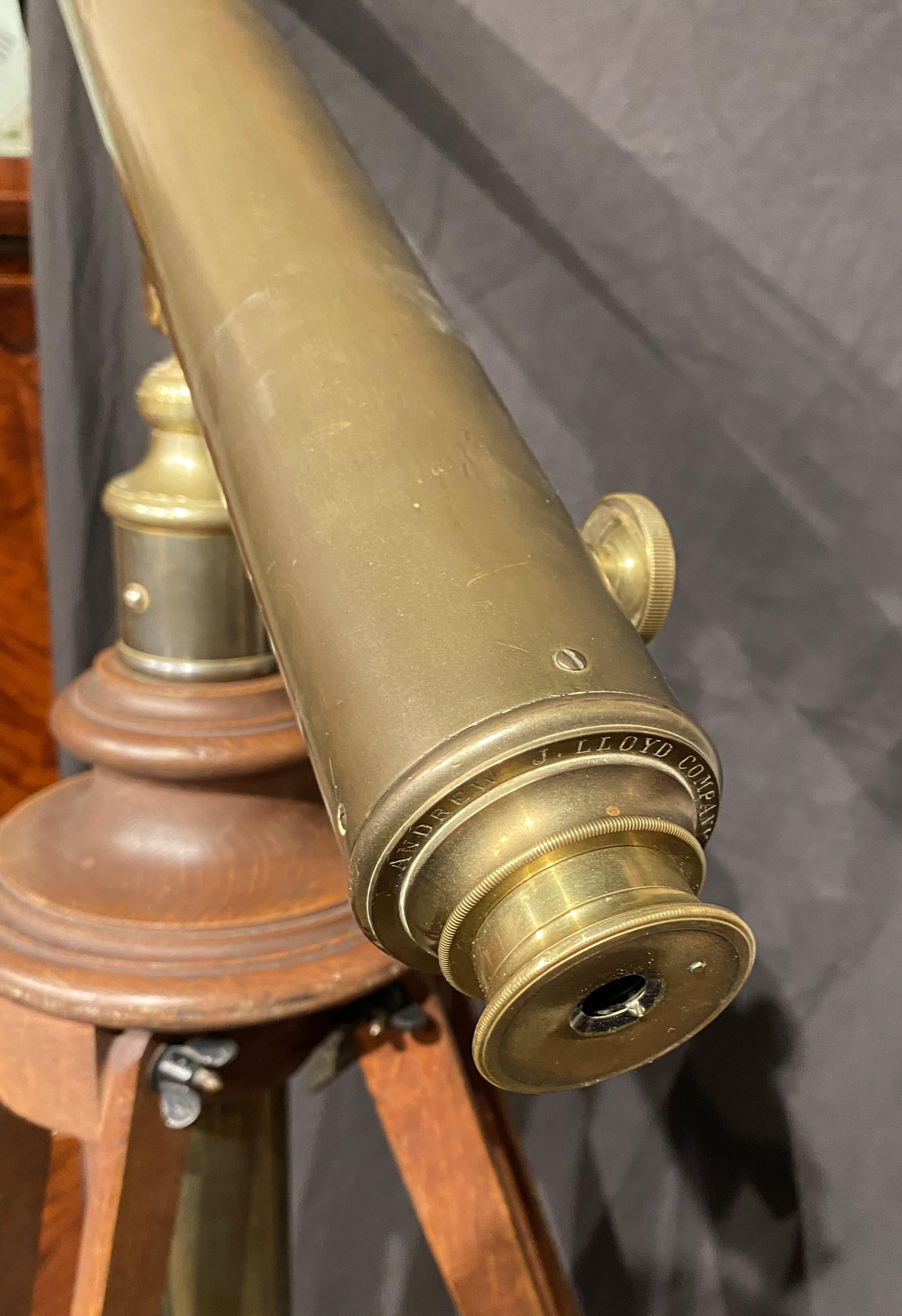 19th Century Andrew J. Lloyd Boston Brass Telescope on Wooden Tripod with Case Bon état - En vente à Milford, NH