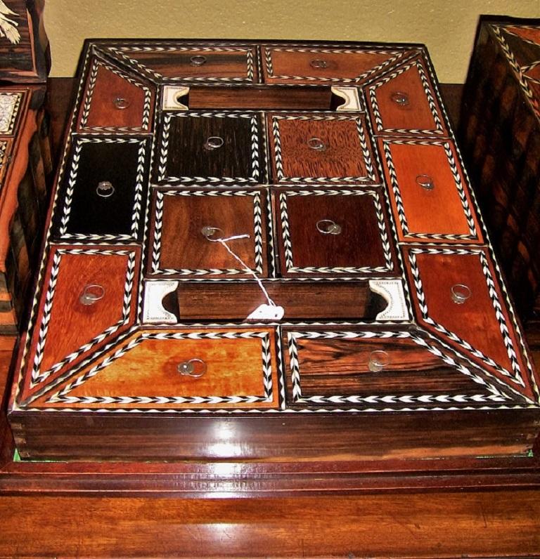 19. Jahrhundert Anglo Ceylonese Probe Holz Schreibtisch Companion Tablett (Handgefertigt) im Angebot