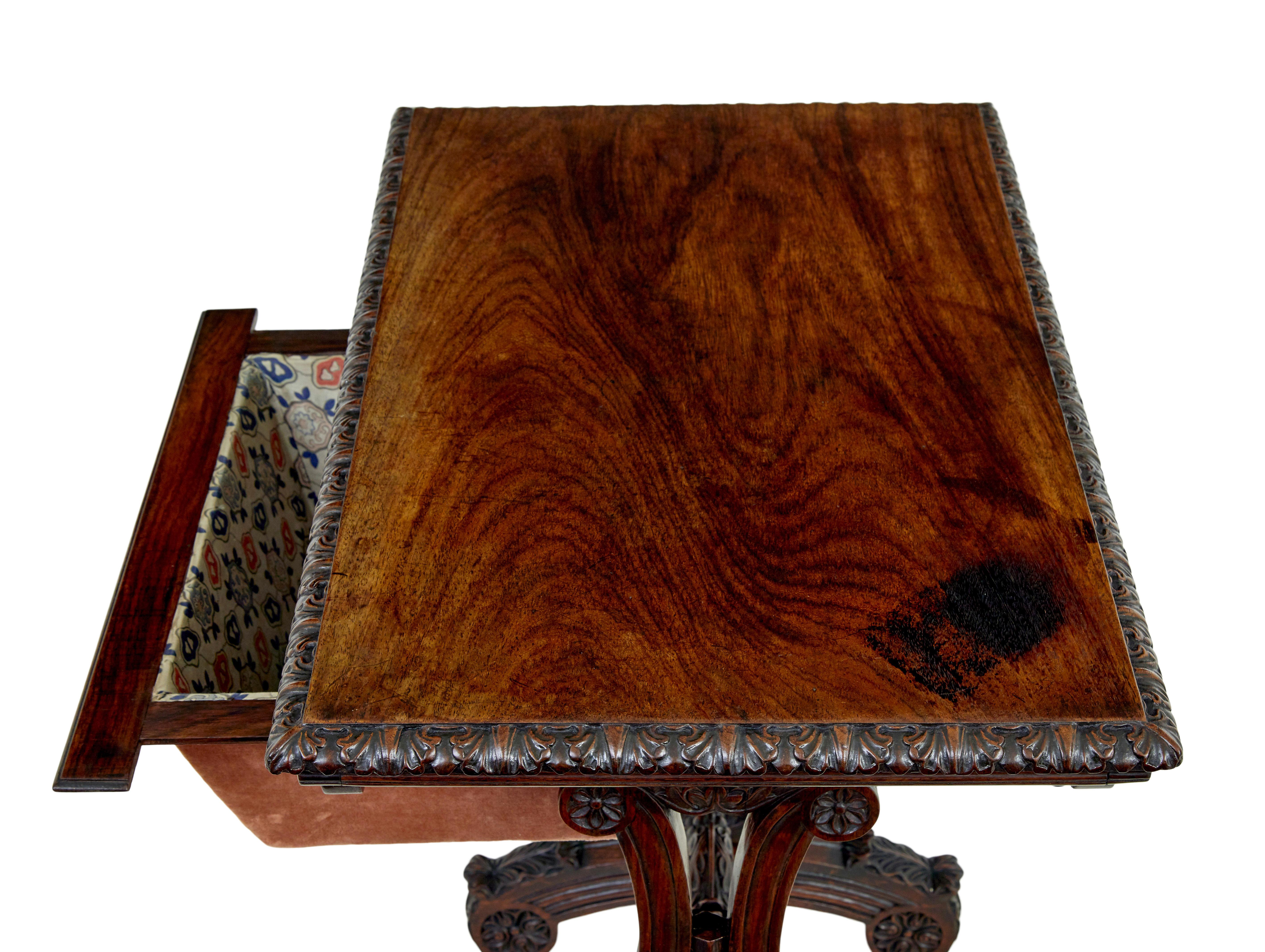 Sculpté Table d'appoint padouk sculptée d'Inde anglo-indienne du 19ème siècle en vente