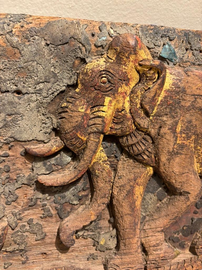 Anglo-indische Schnitzerei eines Elefanten, eines Tigers, einer Schlange und einer Ratte aus dem 19. im Angebot 9