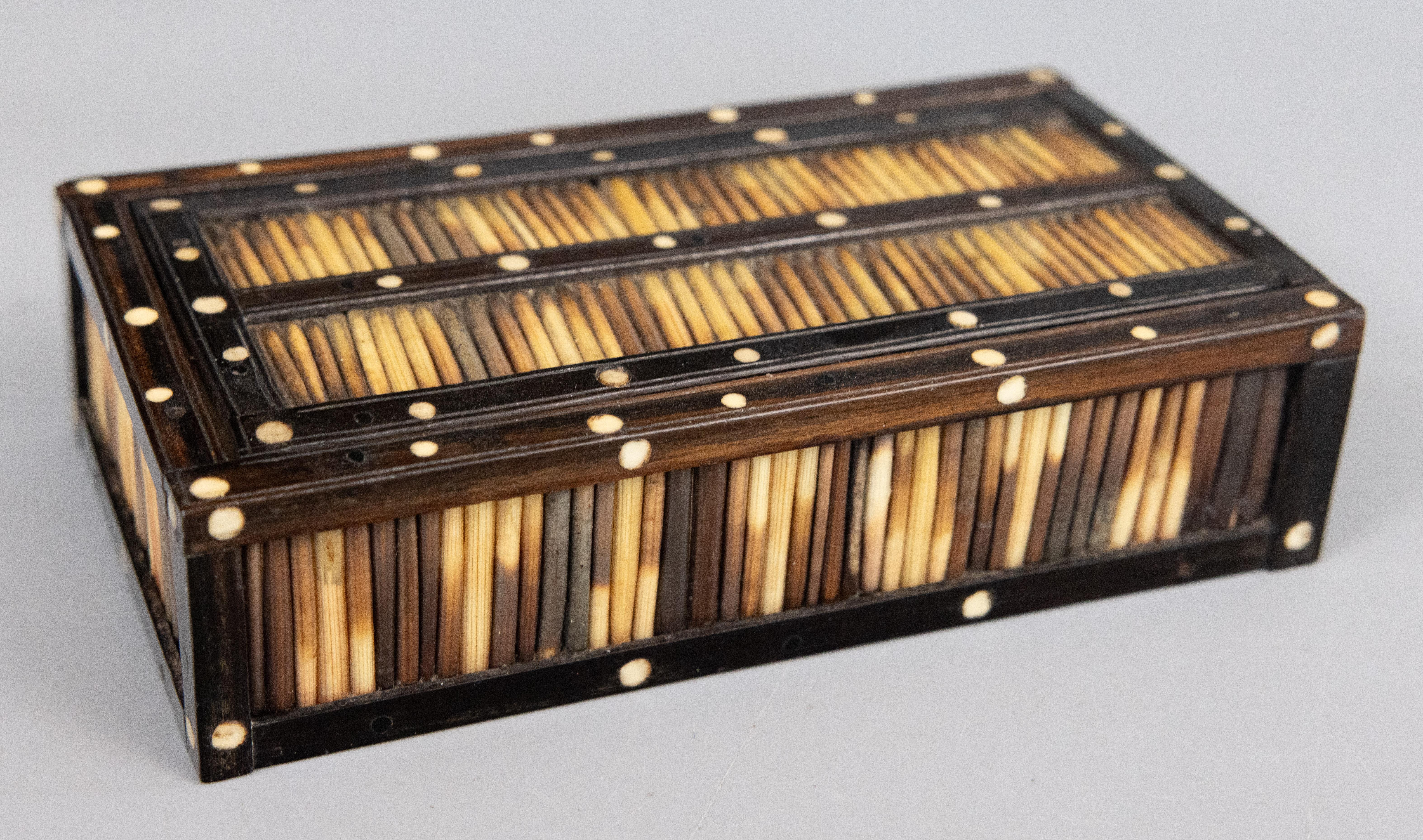 Caja angloindia del siglo XIX de ébano y pluma de puercoespín en venta 4
