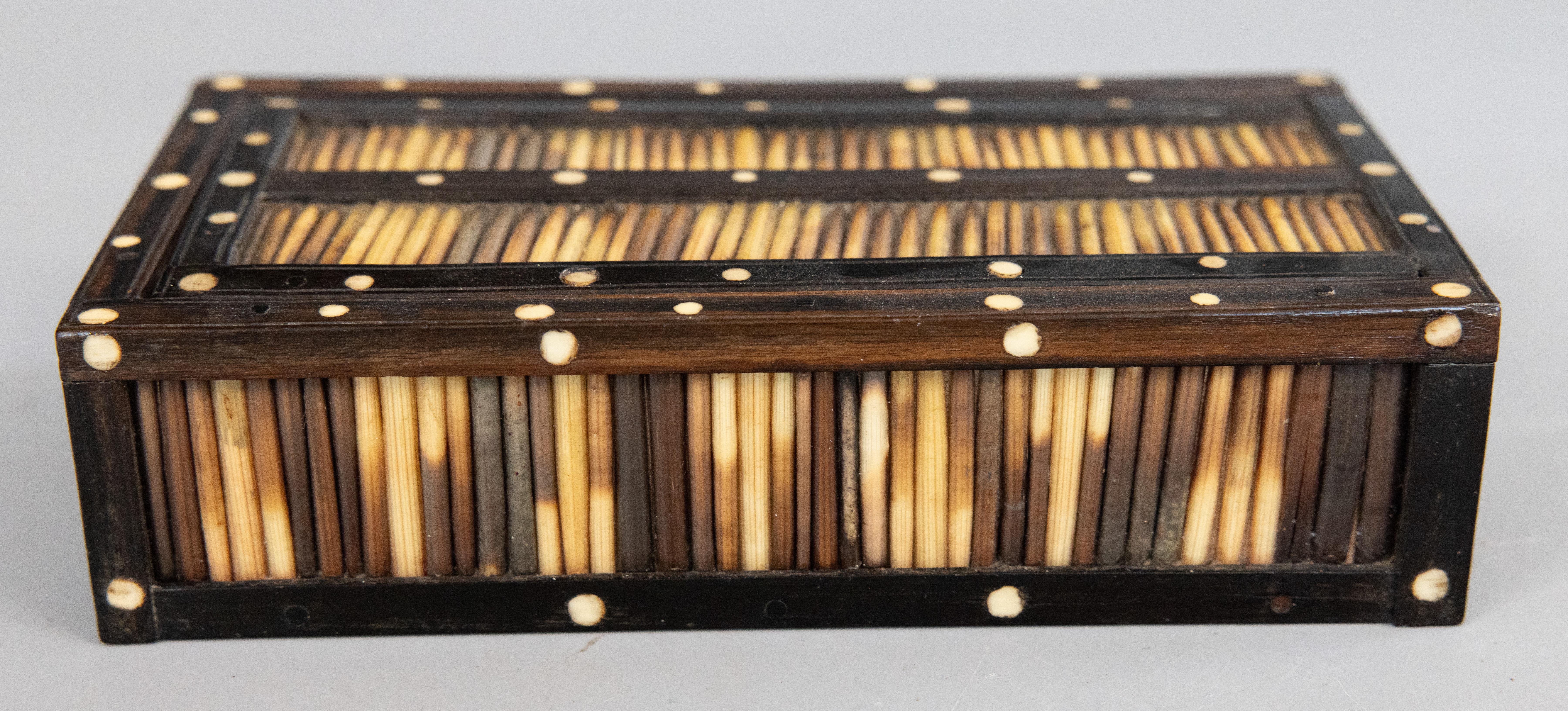 Caja angloindia del siglo XIX de ébano y pluma de puercoespín en venta 1