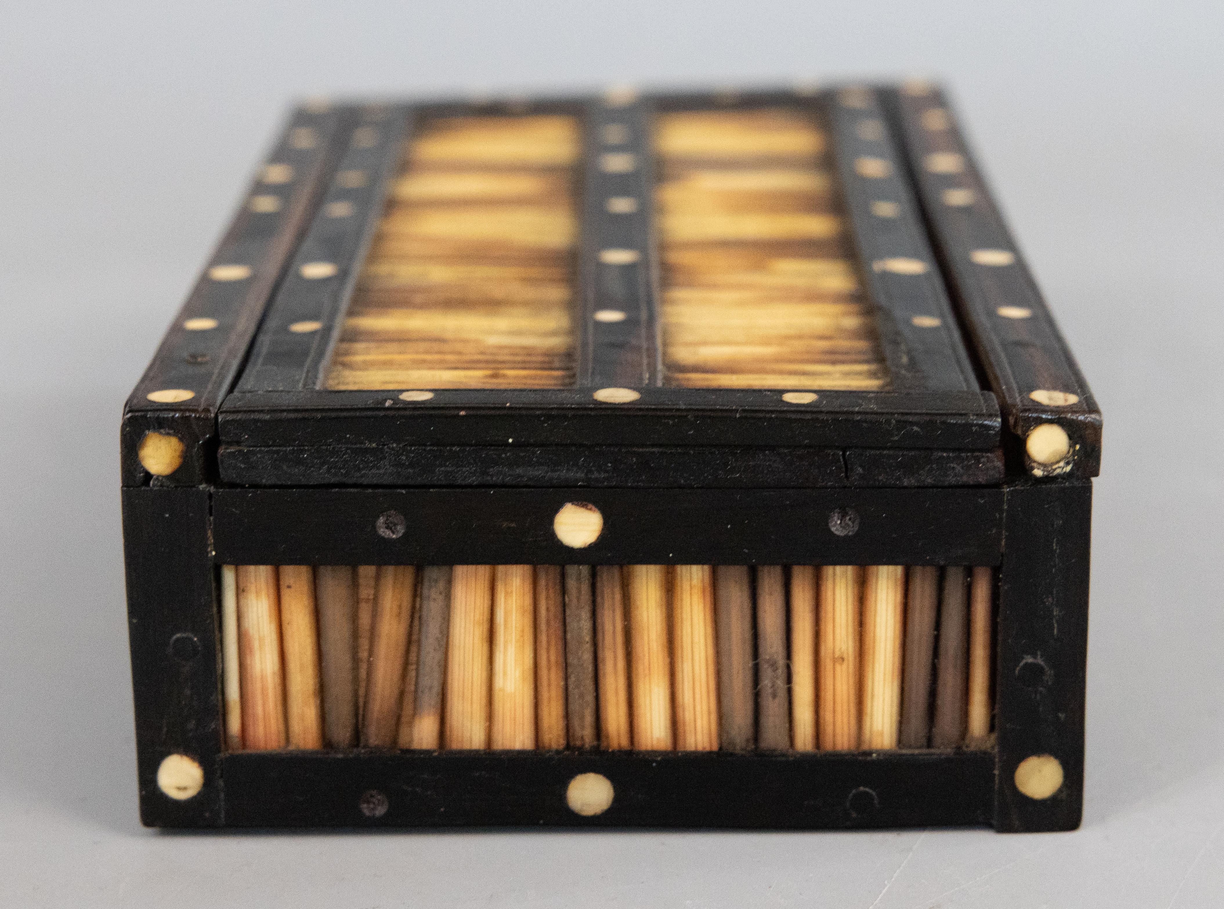 Caja angloindia del siglo XIX de ébano y pluma de puercoespín en venta 2