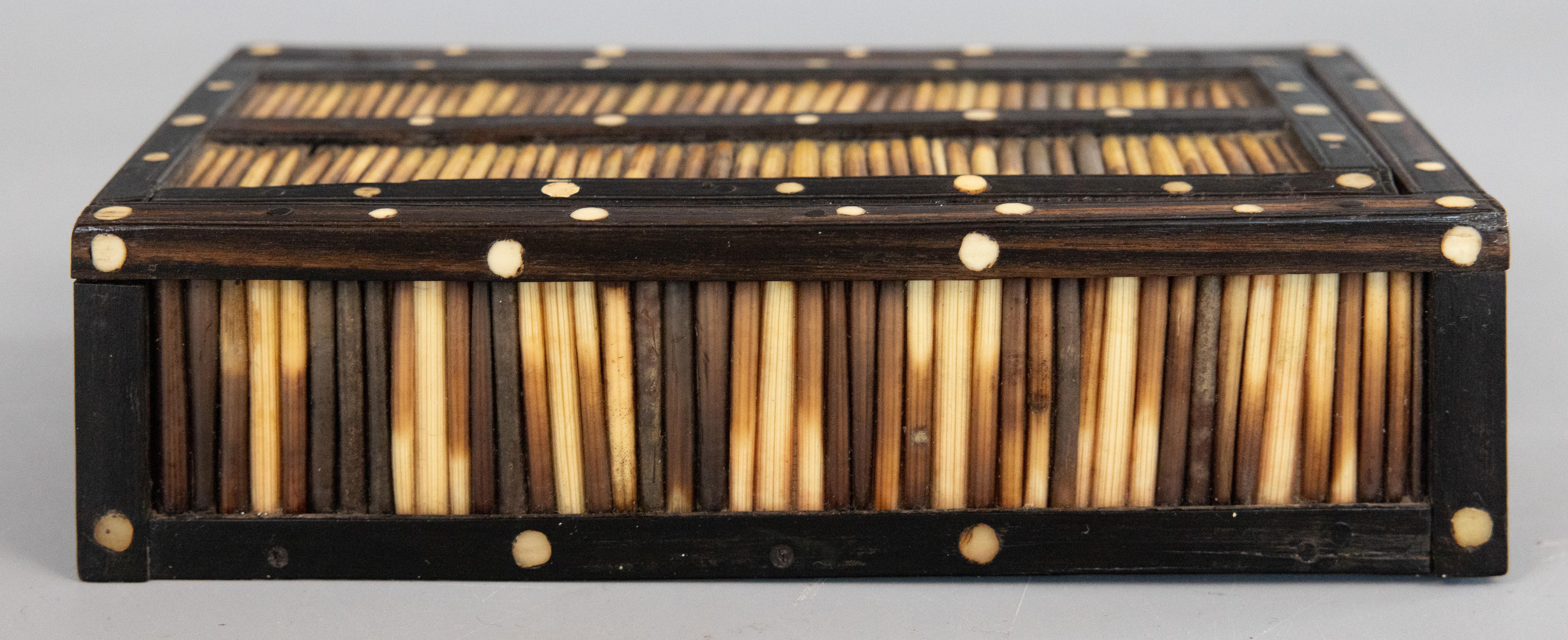 Caja angloindia del siglo XIX de ébano y pluma de puercoespín en venta 3