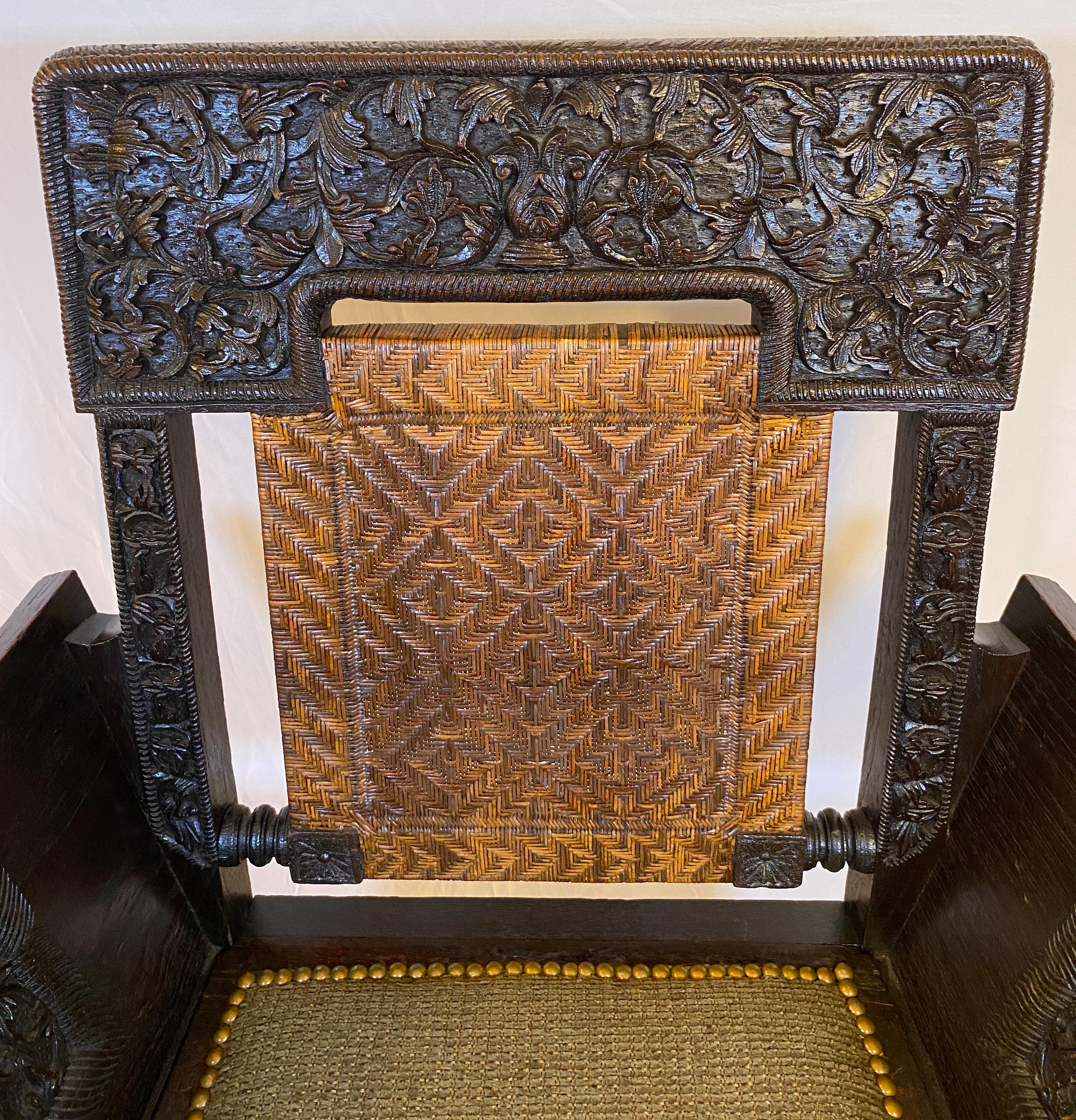 Fauteuil birman anglo-indien du XIXe siècle, sculpté à la main, avec provenance d'un officier en vente 4