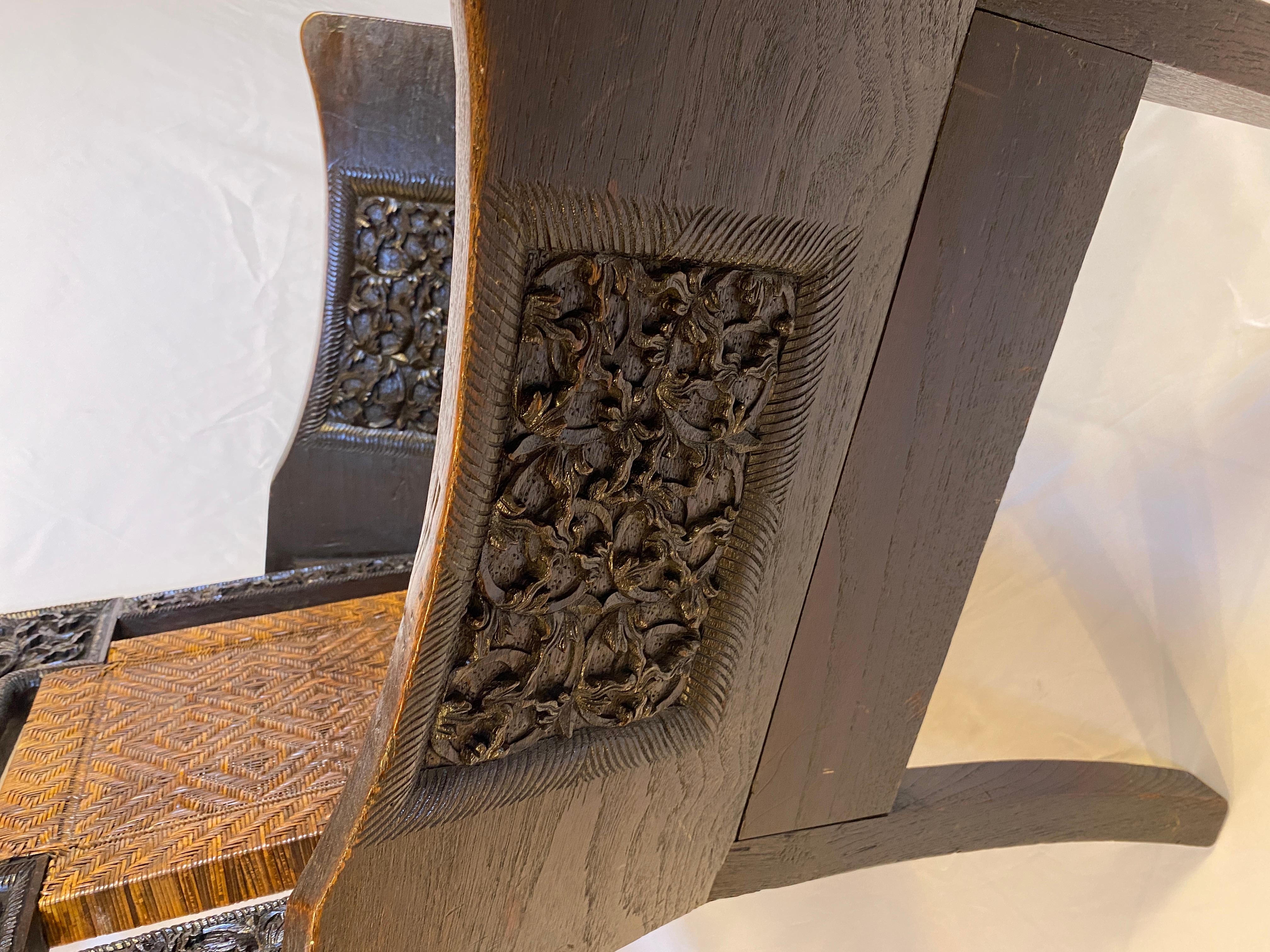 Chêne Fauteuil birman anglo-indien du XIXe siècle, sculpté à la main, avec provenance d'un officier en vente