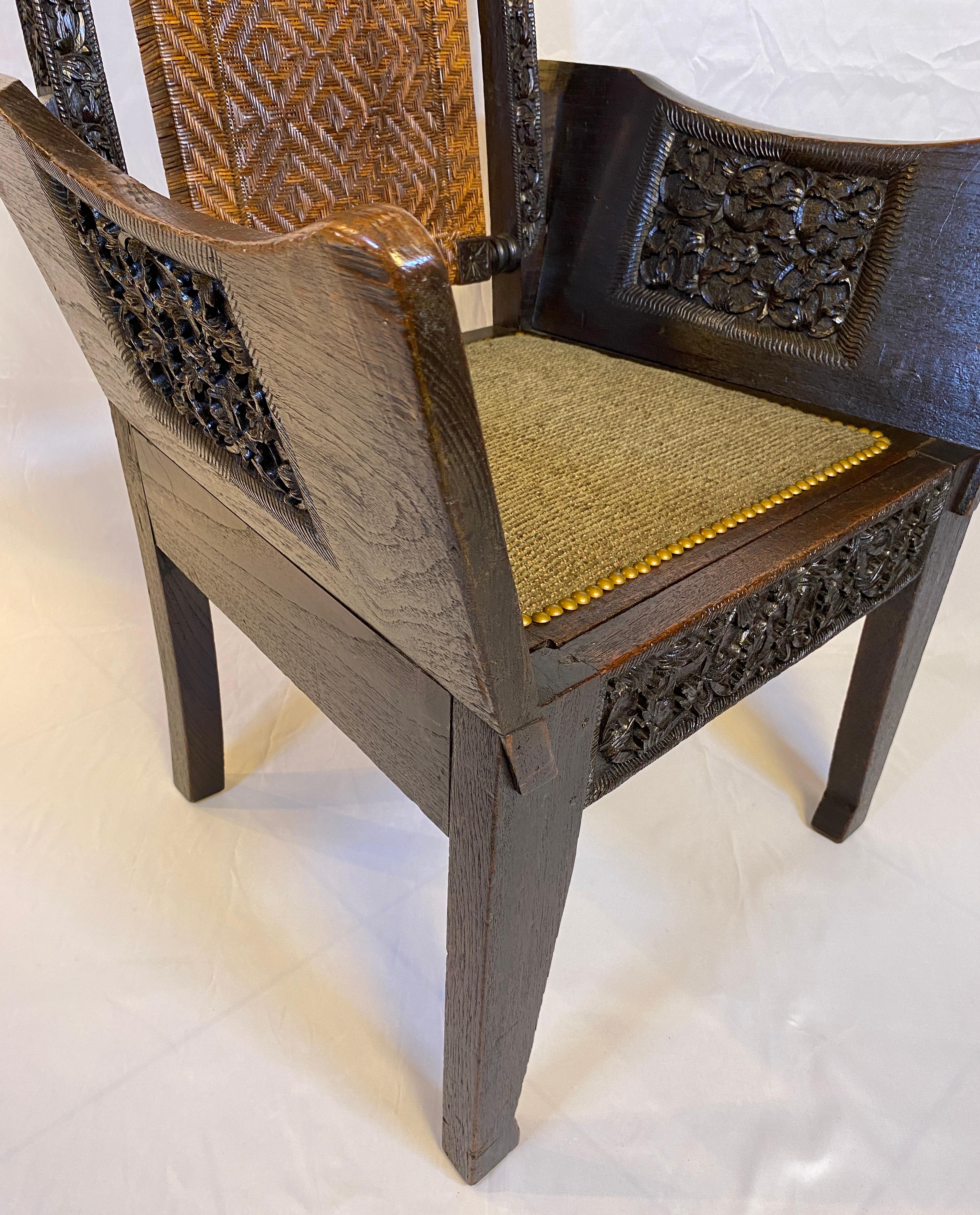 Fauteuil birman anglo-indien du XIXe siècle, sculpté à la main, avec provenance d'un officier en vente 1