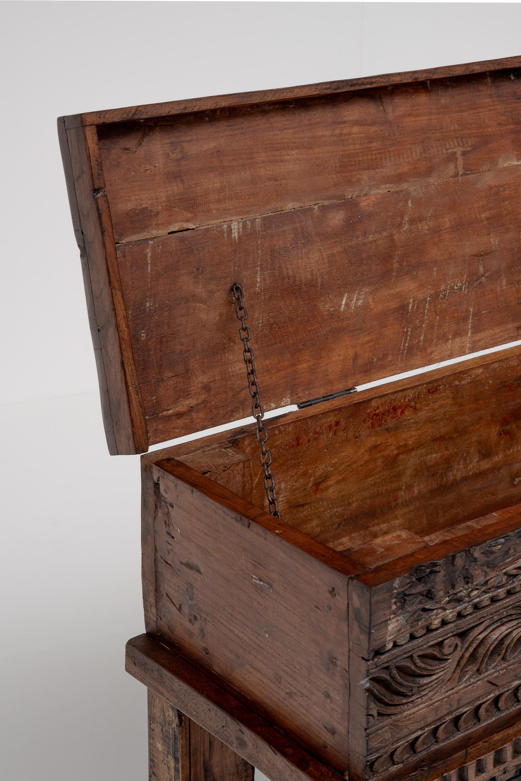 Console anglo-indienne en bois sculpté à la main du XIXe siècle, Rajasthan en vente 2