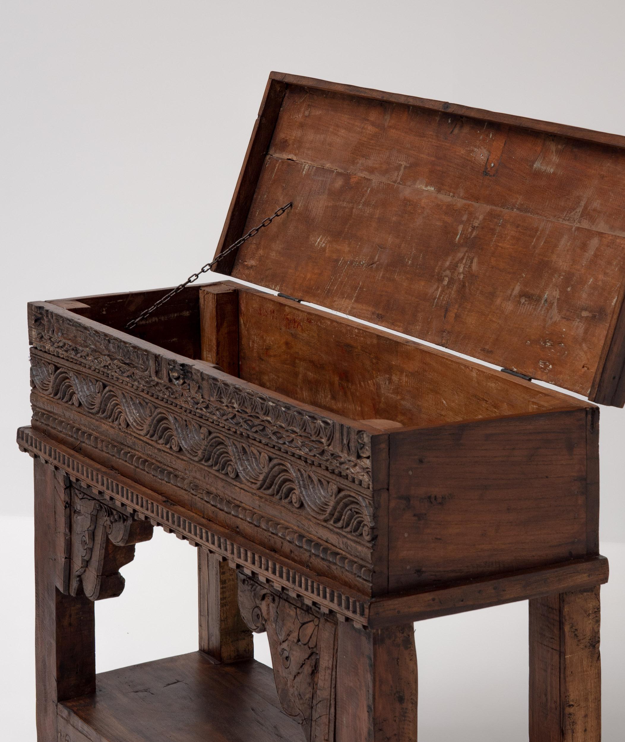 Console anglo-indienne en bois sculpté à la main du XIXe siècle, Rajasthan en vente 3