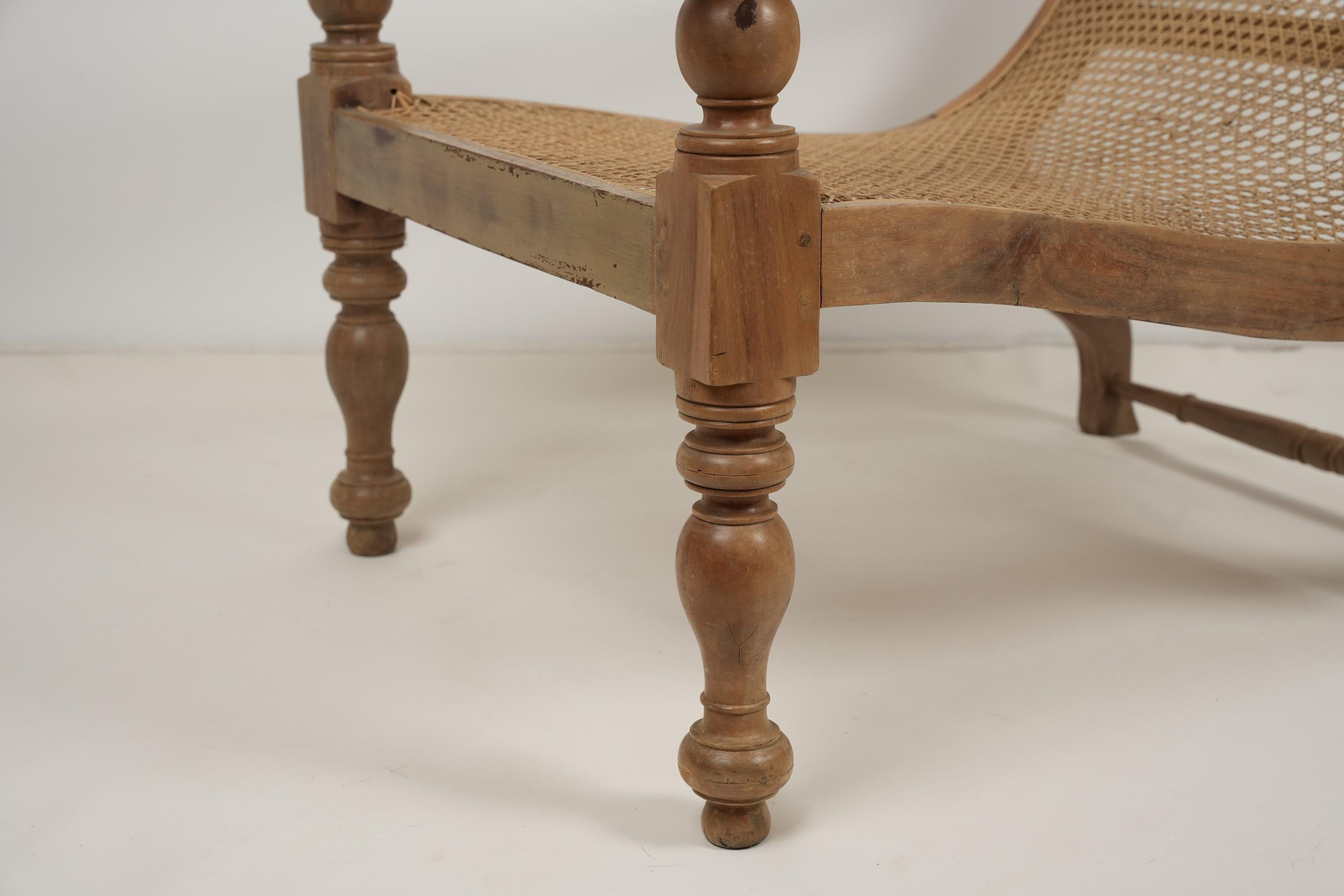 Chaise de Plantation du 19ème siècle en marqueterie anglo-indienne avec accoudoirs allongés en vente 1