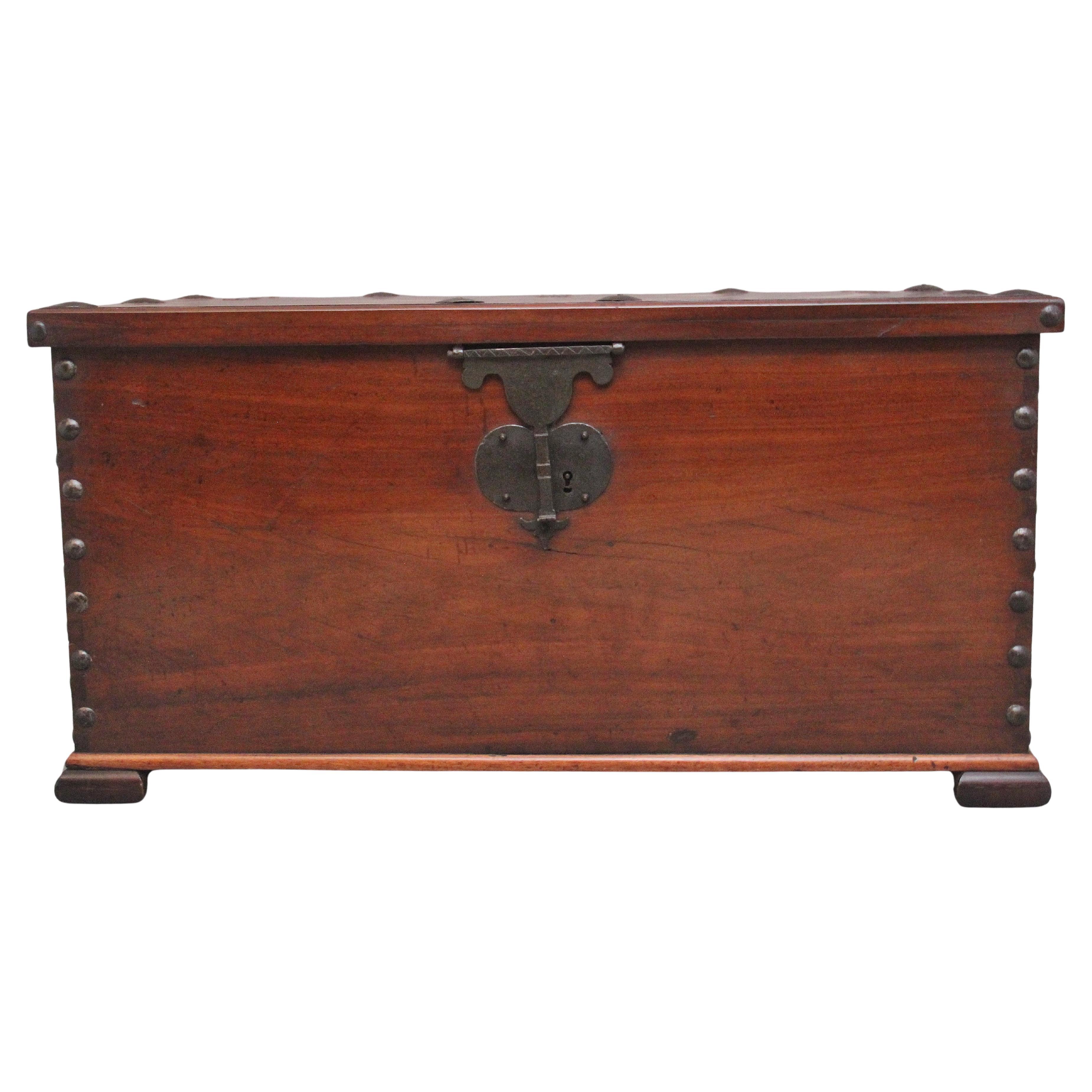 Cassapanca per coperte in mogano anglo-indiano del XIX secolo