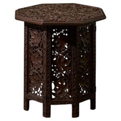 19th Century Anglo Indian Padauk side table - Leaf design