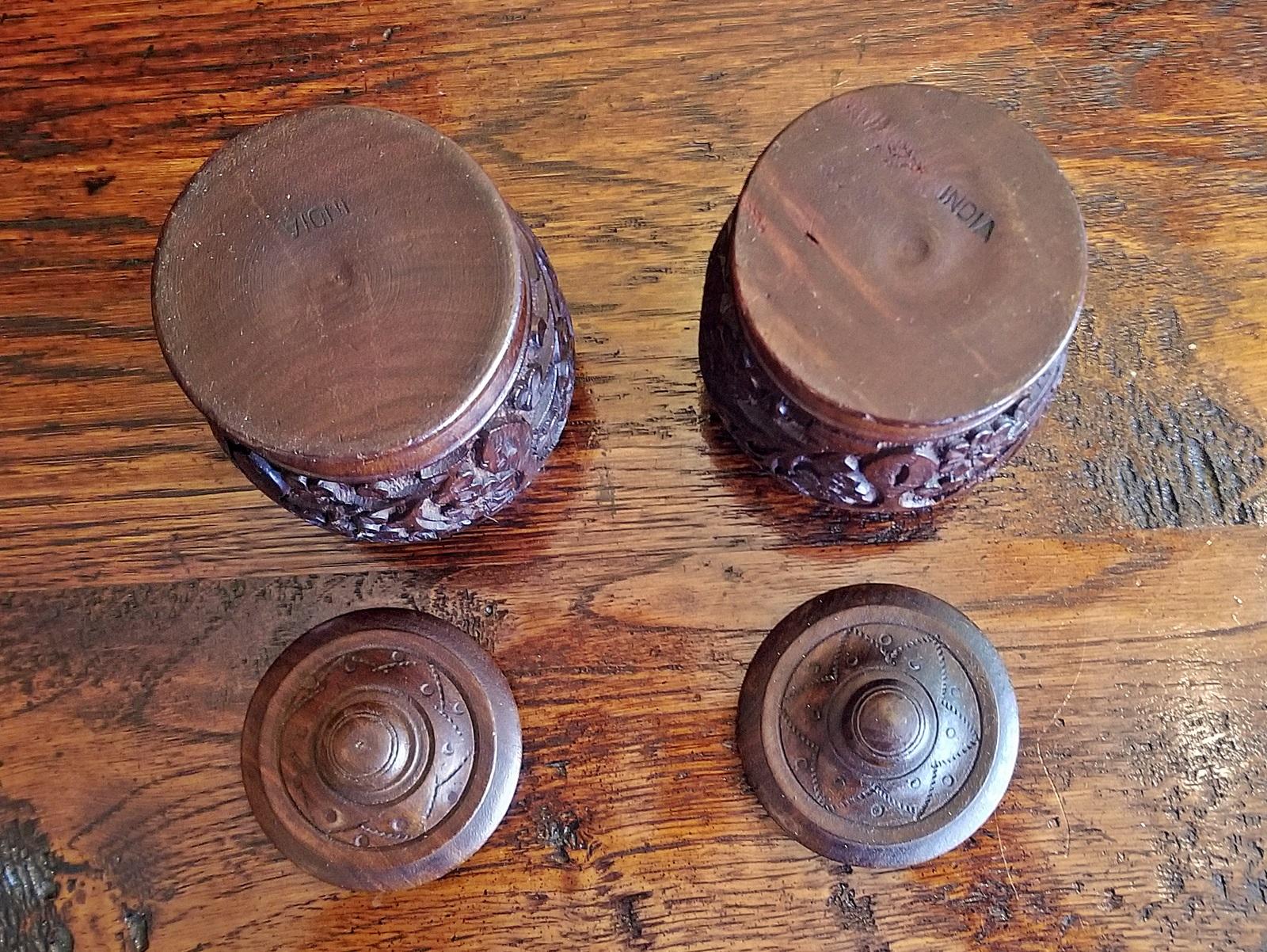 19th Century Anglo-Indian Pair of Carved Wooden Spice Urns 2
