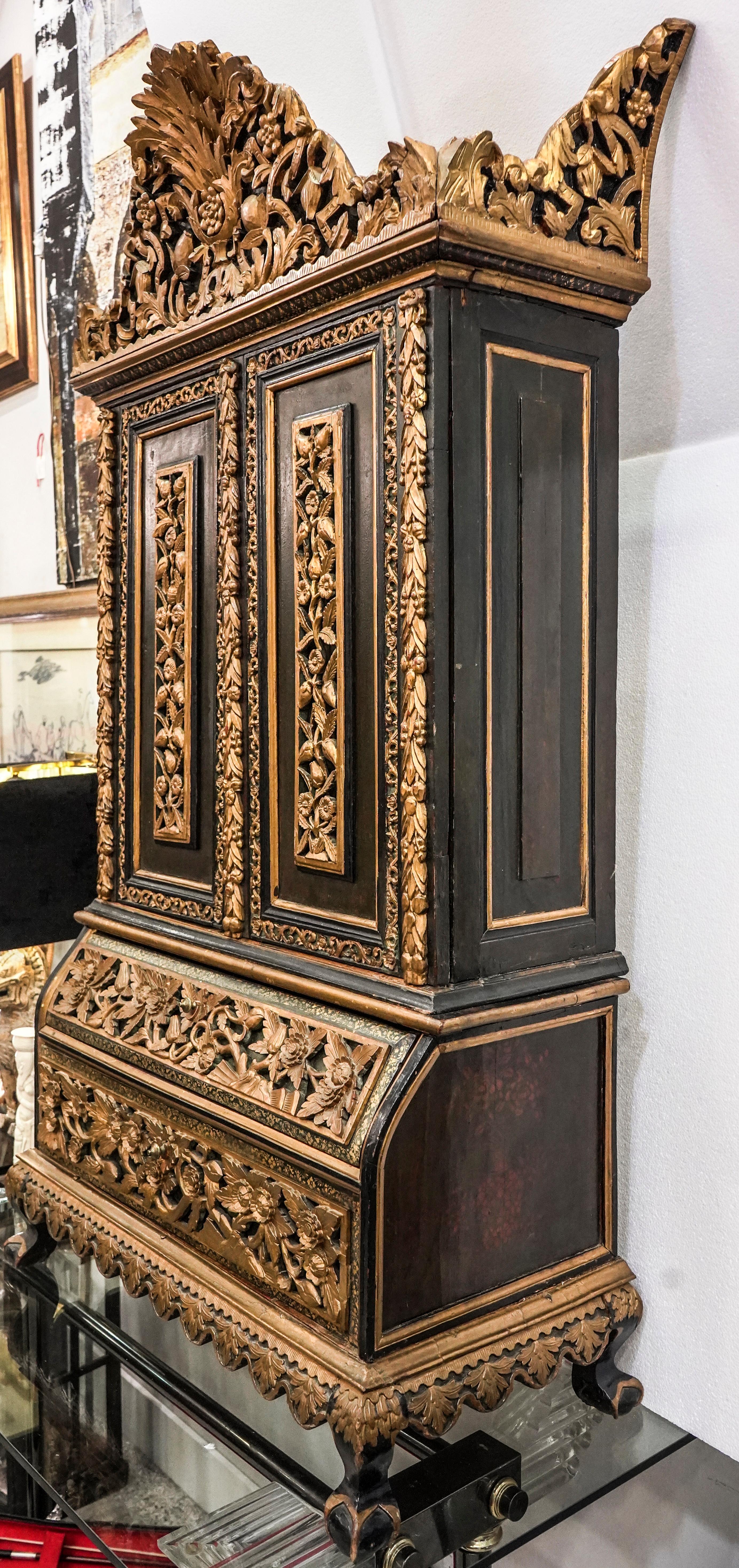 19th Century Anglo-Indian Period Raj Black Floral Carved Golded Wood Cabinet 1
