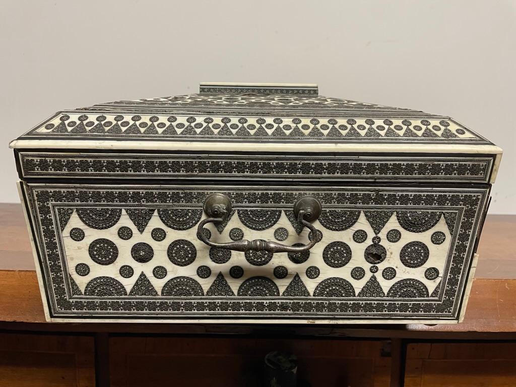 19th Century Anglo-Indian Sadeli Inlaid Work Box Traveling Writing Desk For Sale 8
