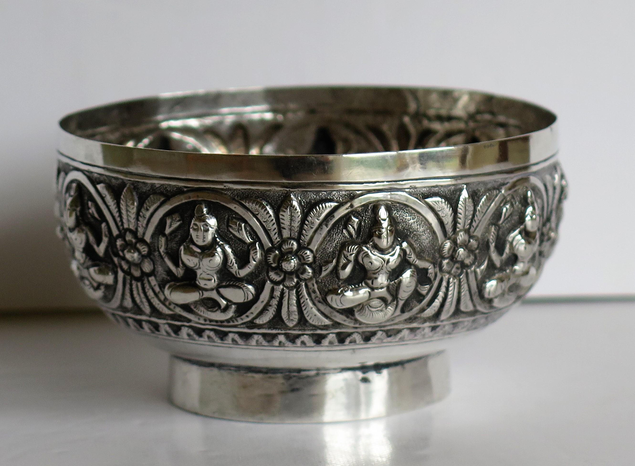 19th Century Anglo Indian Solid Silver small Bowl hand made with chased Dieties For Sale 5